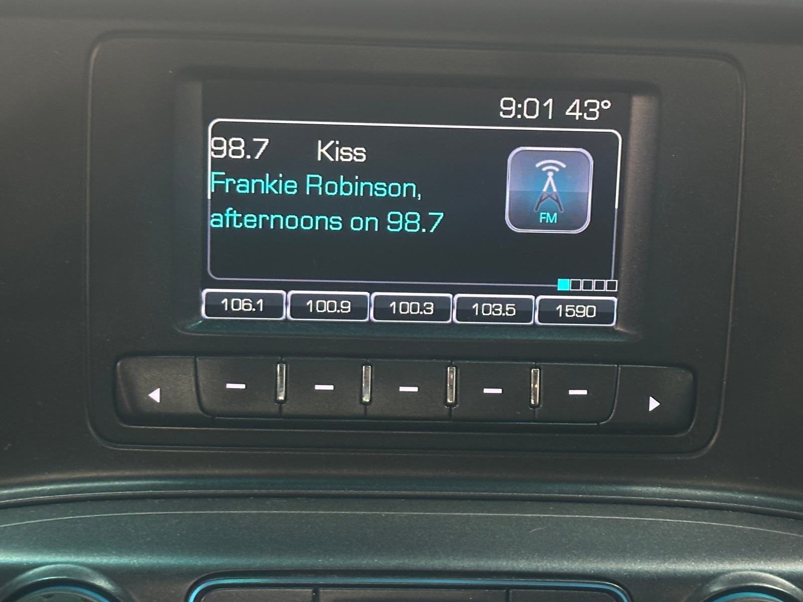 Thumbnail: 2017 Chevrolet Silverado 1500 - 4