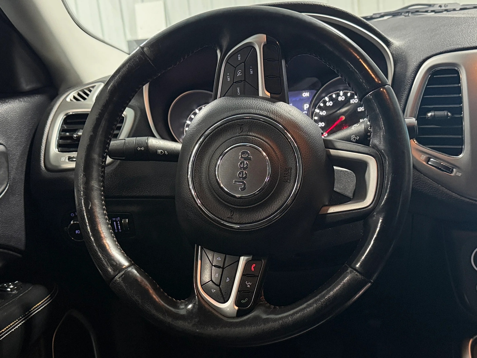 Thumbnail: 2017 Jeep Compass - 4