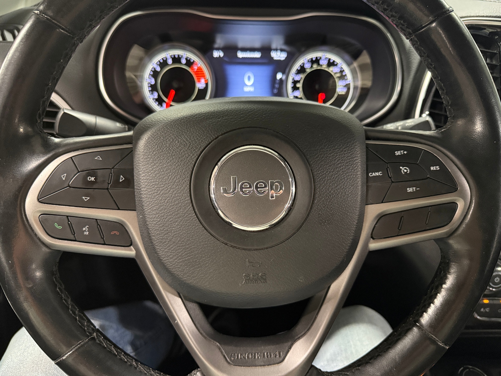 Thumbnail: 2019 Jeep Cherokee - 4