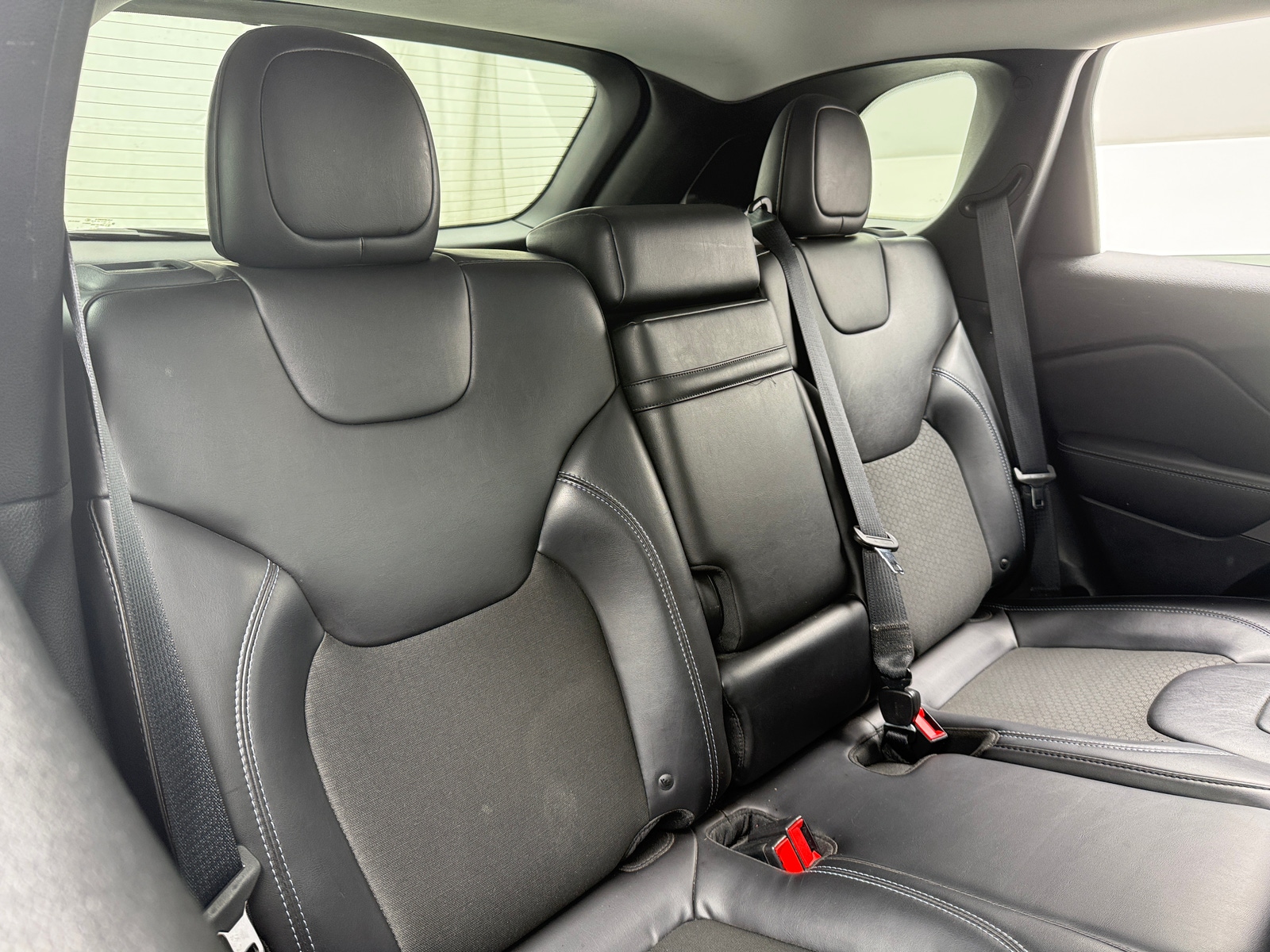 Thumbnail: 2019 Jeep Cherokee - 6