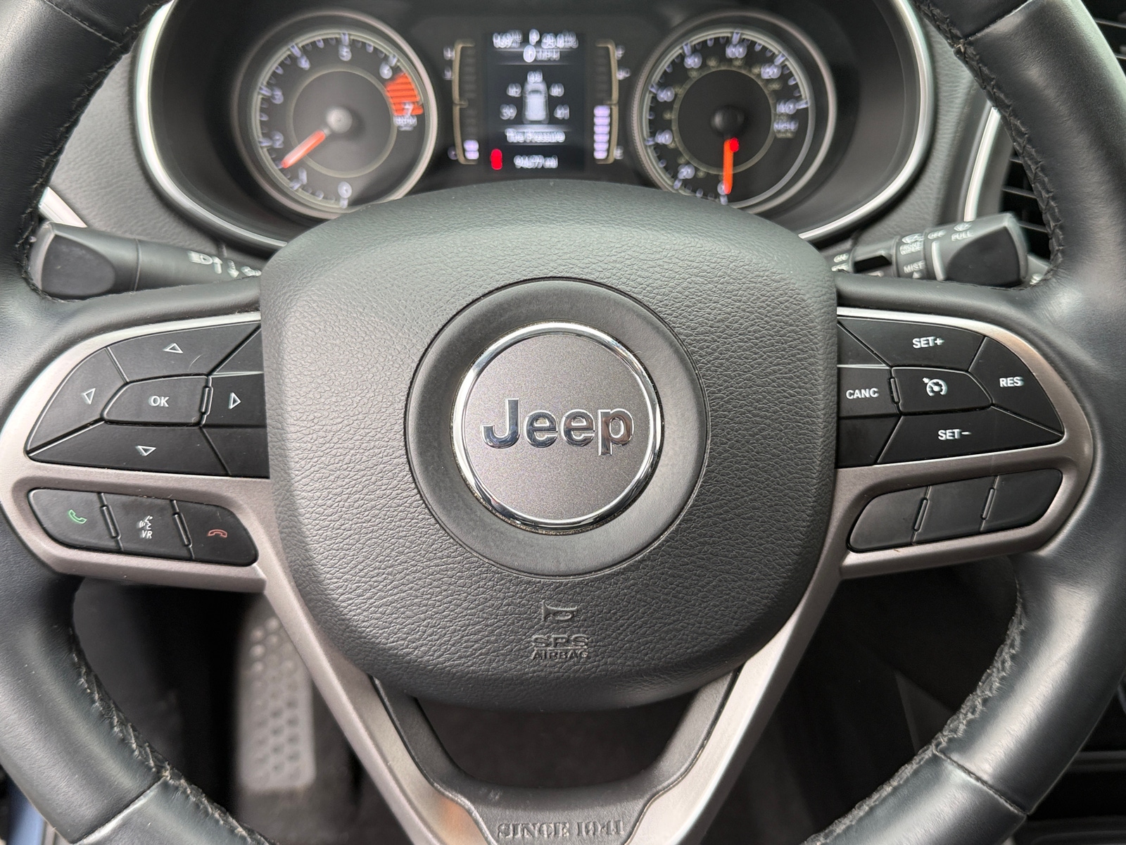 Thumbnail: 2019 Jeep Cherokee - 5