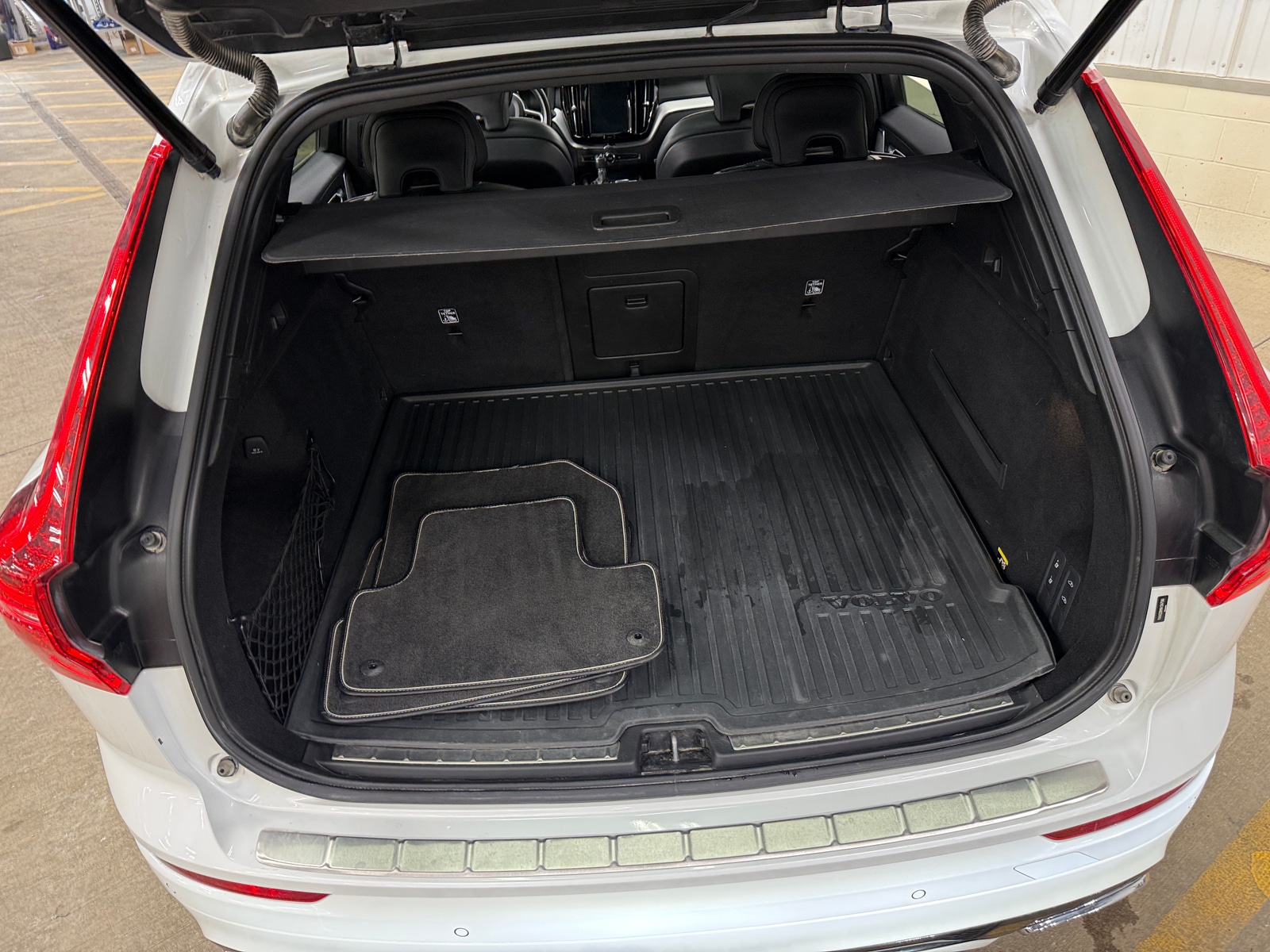 Thumbnail: 2019 Volvo XC60 - 6