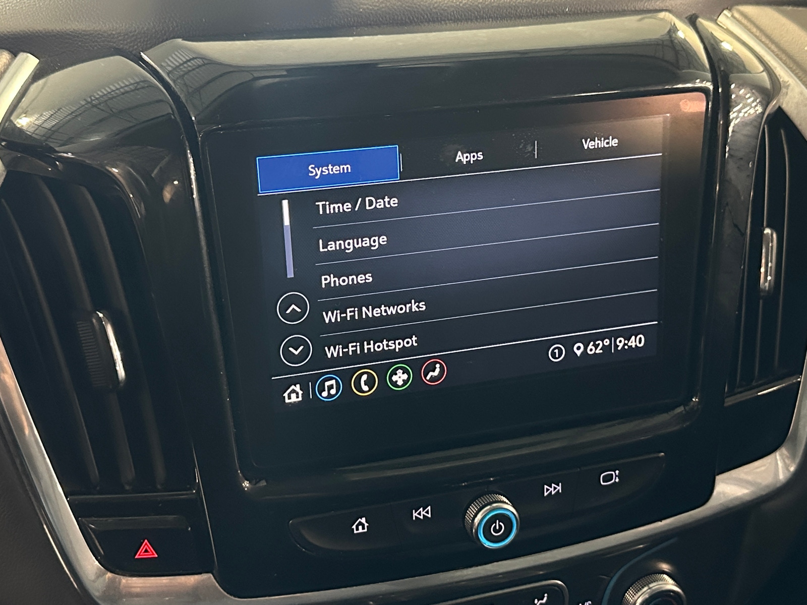 Thumbnail: 2021 Chevrolet Traverse - 4