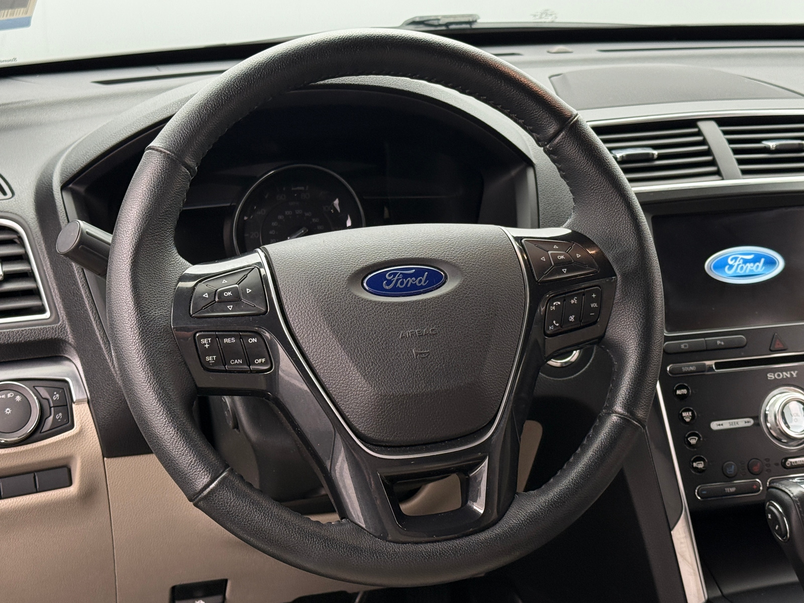 Thumbnail: 2018 Ford Explorer - 4