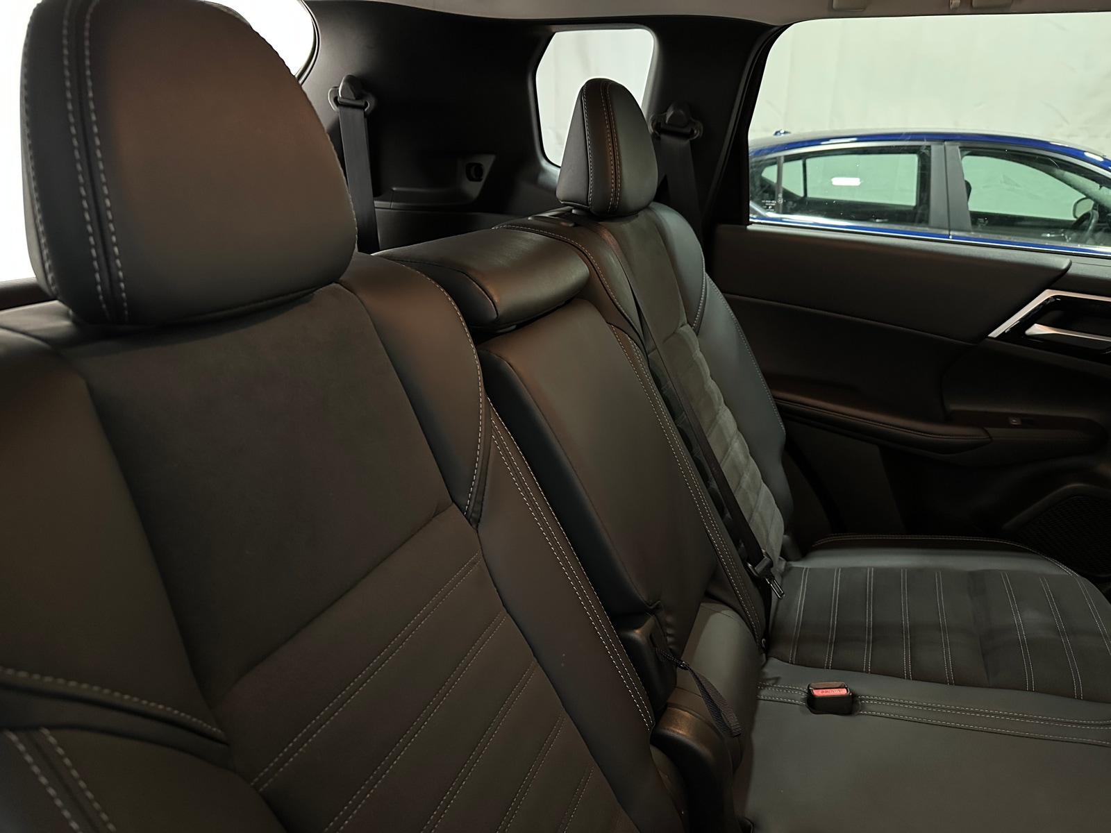 Thumbnail: 2024 Mitsubishi Outlander - 5