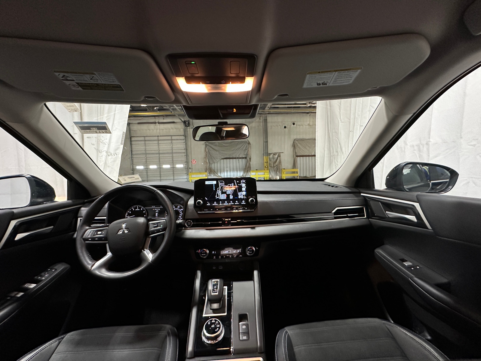 Thumbnail: 2024 Mitsubishi Outlander - 2