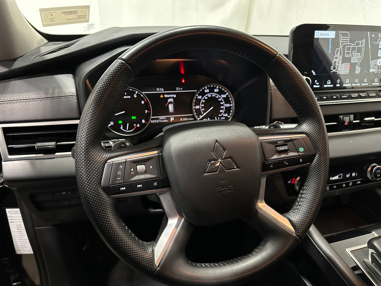 Thumbnail: 2024 Mitsubishi Outlander - 4