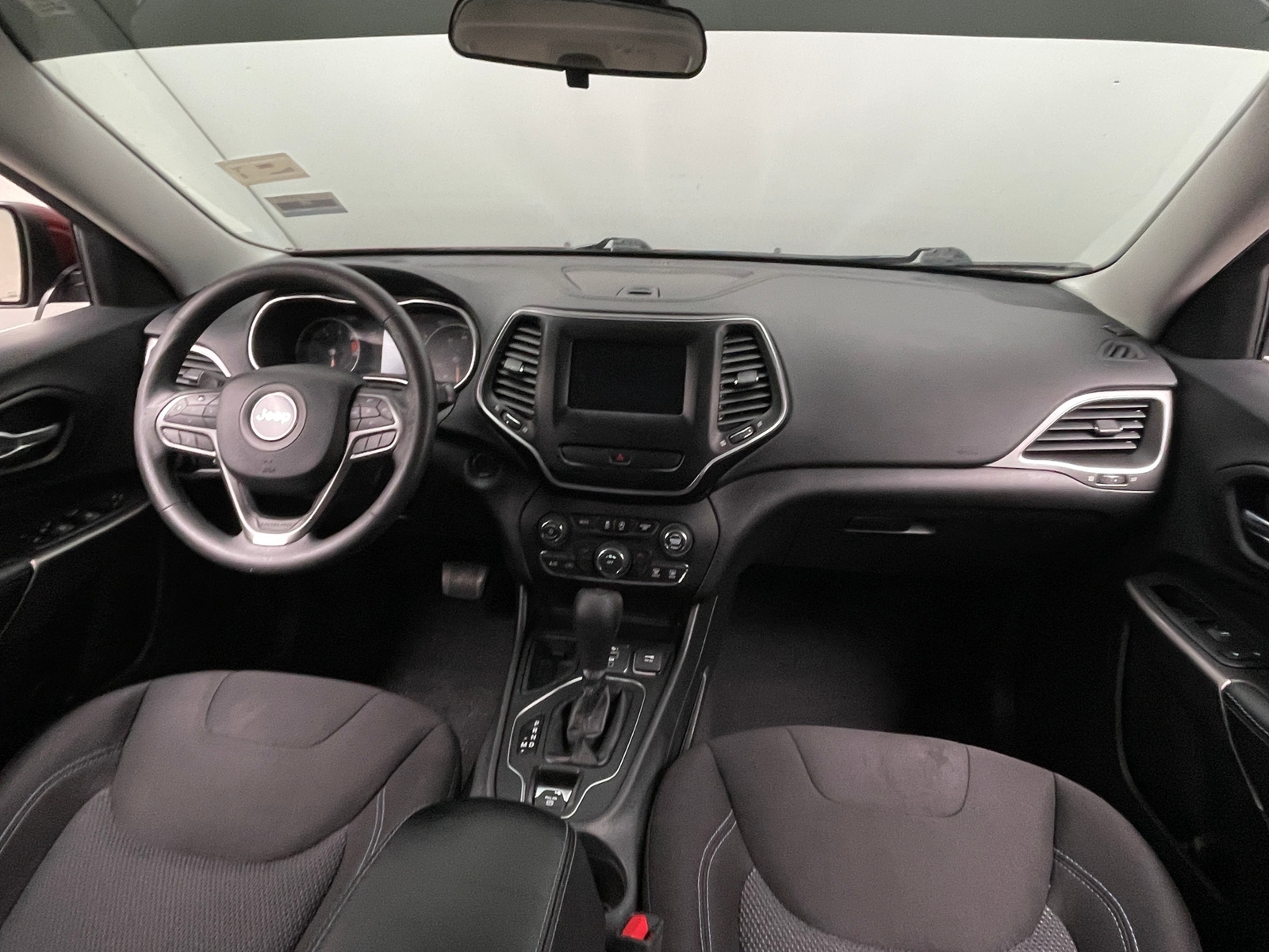 Thumbnail: 2019 Jeep Cherokee - 3