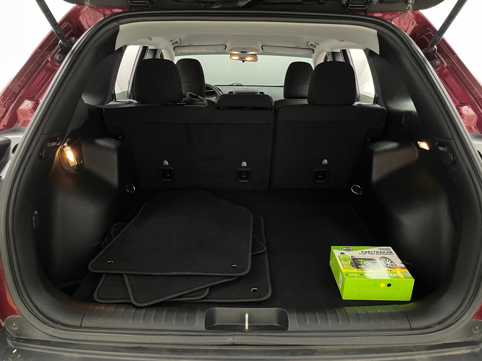 Thumbnail: 2019 Jeep Cherokee - 7