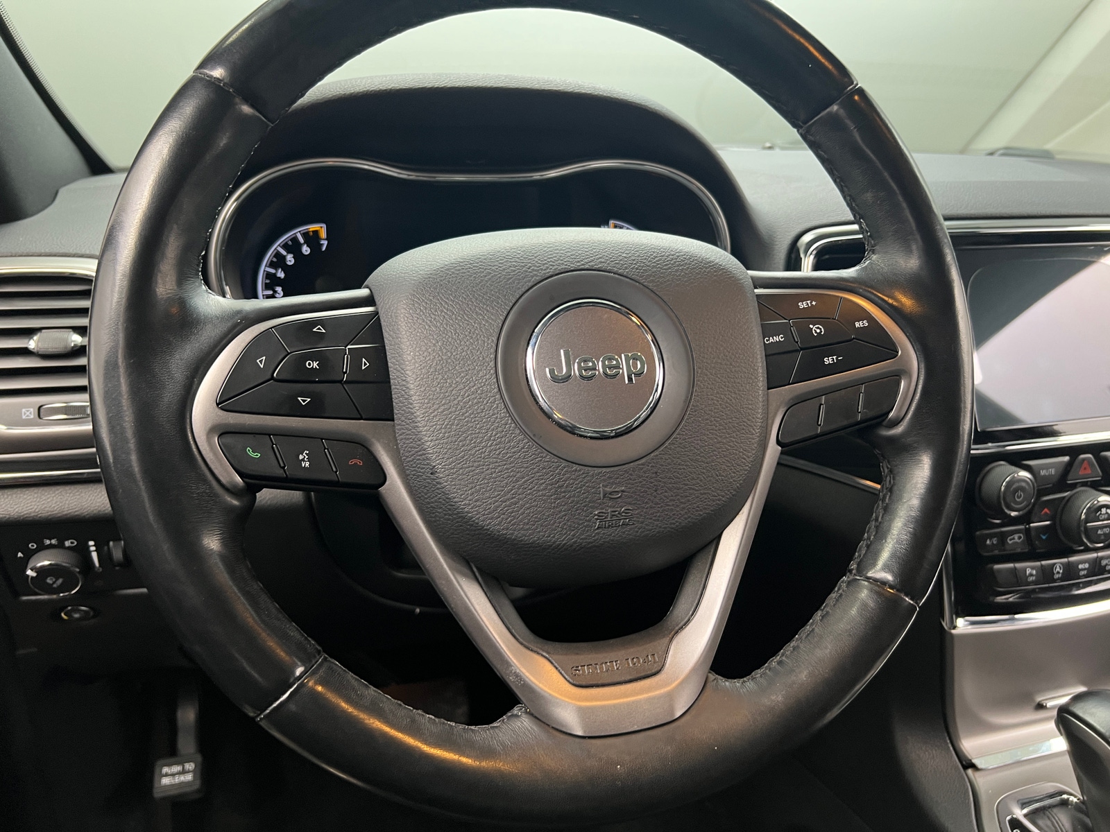 Thumbnail: 2020 Jeep Grand Cherokee - 4