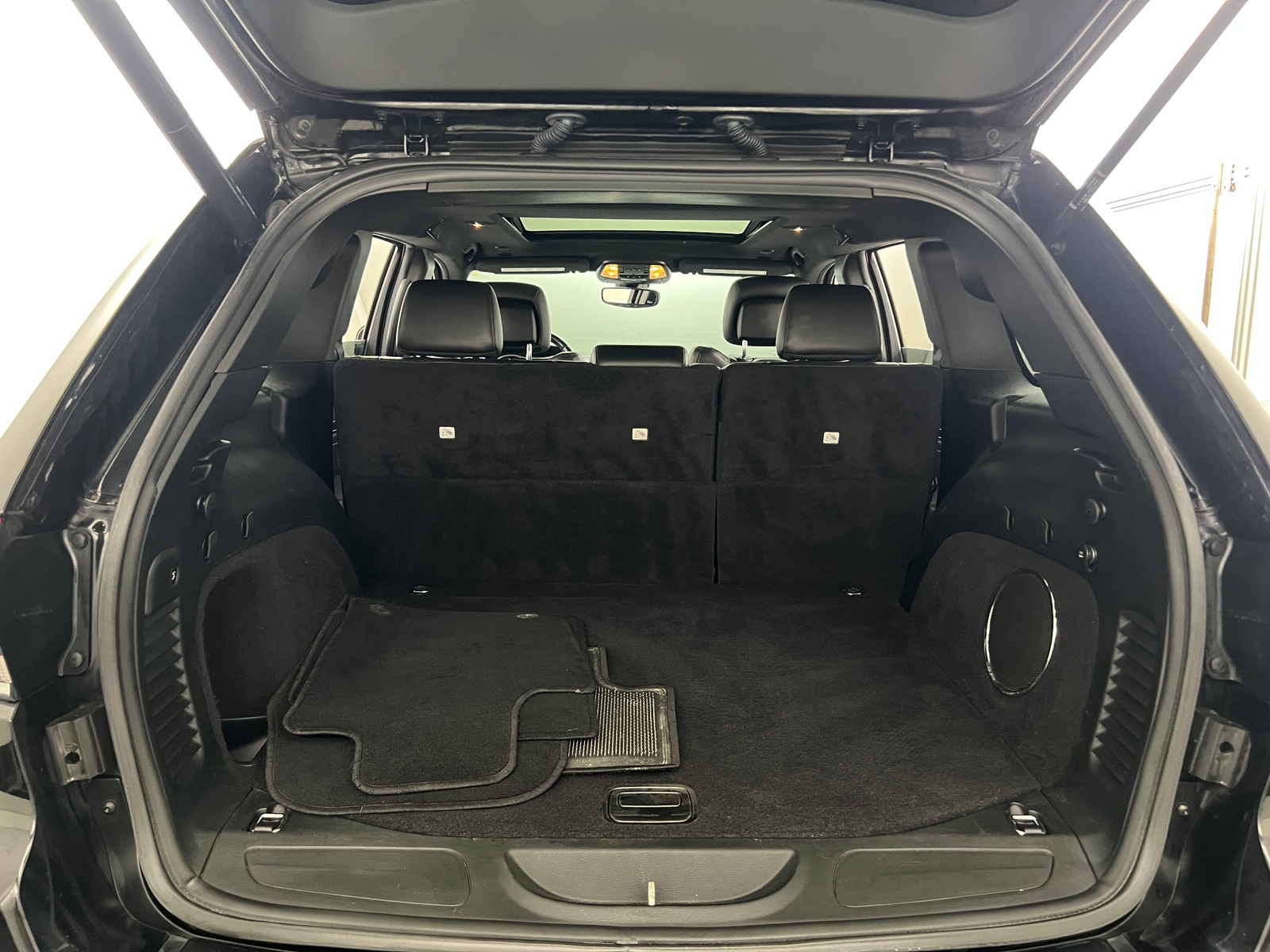 Thumbnail: 2020 Jeep Grand Cherokee - 6