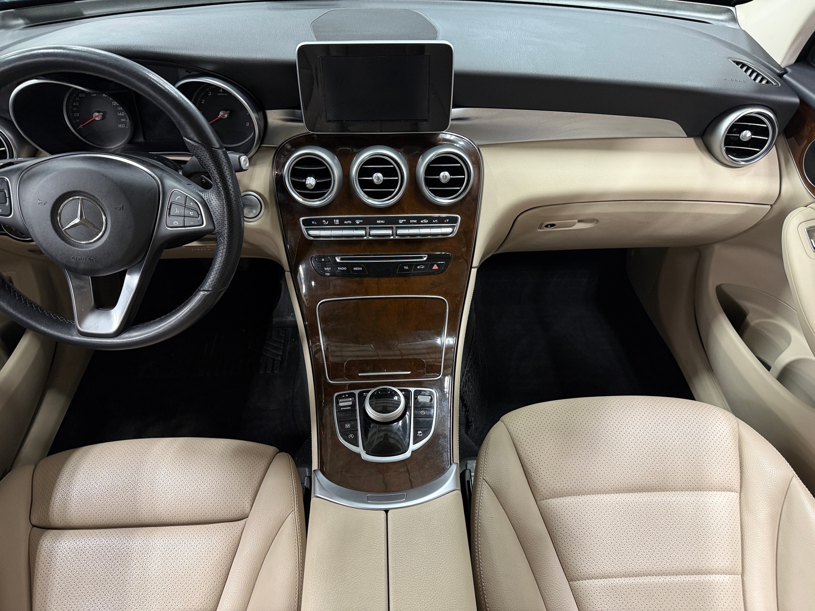 Thumbnail: 2019 Mercedes-Benz GLC - 2