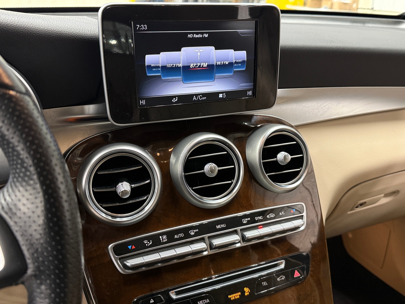 Thumbnail: 2019 Mercedes-Benz GLC - 3