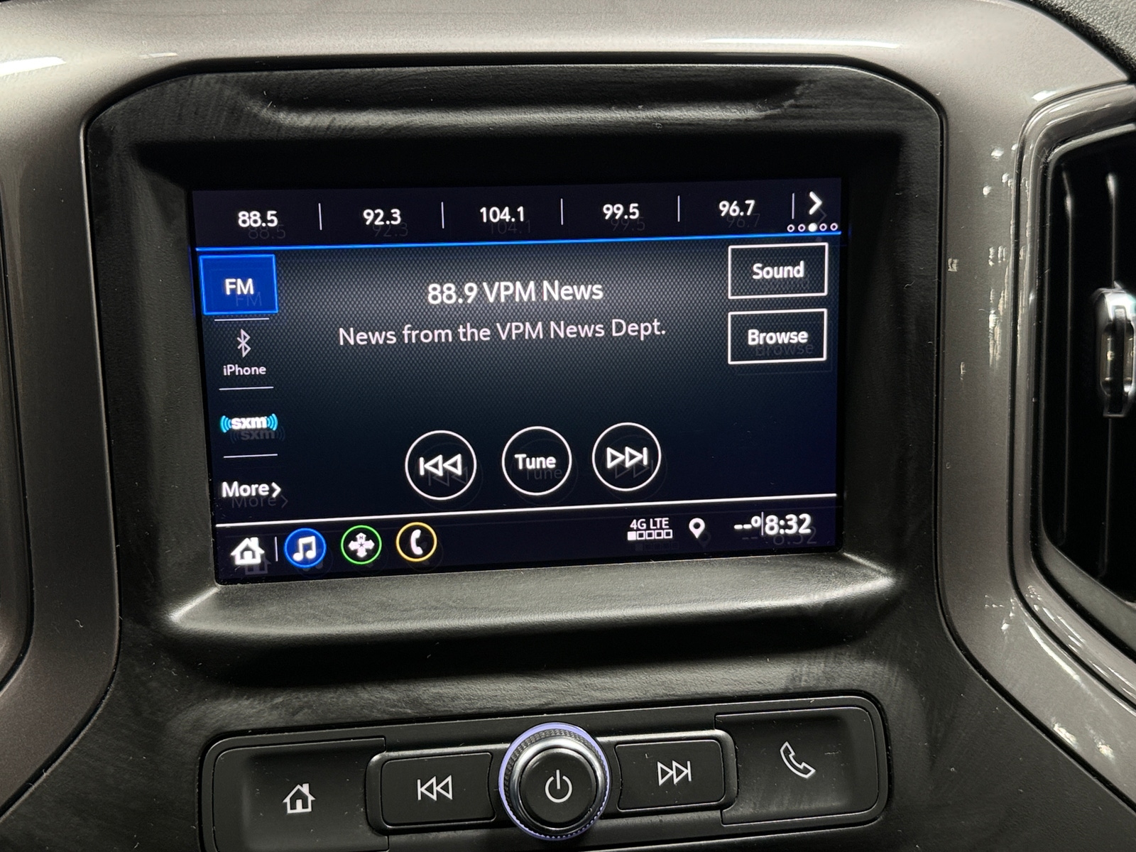 Thumbnail: 2020 Chevrolet Silverado 1500 - 4