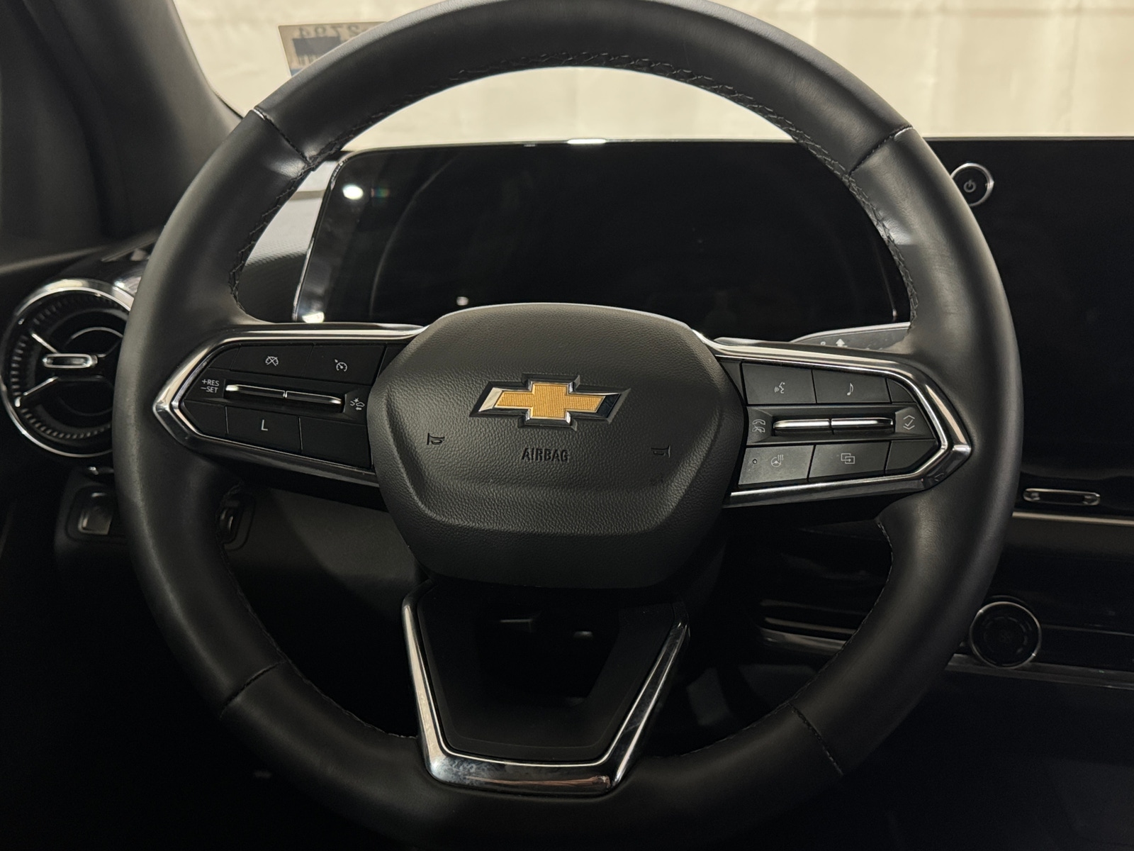 Thumbnail: 2025 Chevrolet Equinox - 5