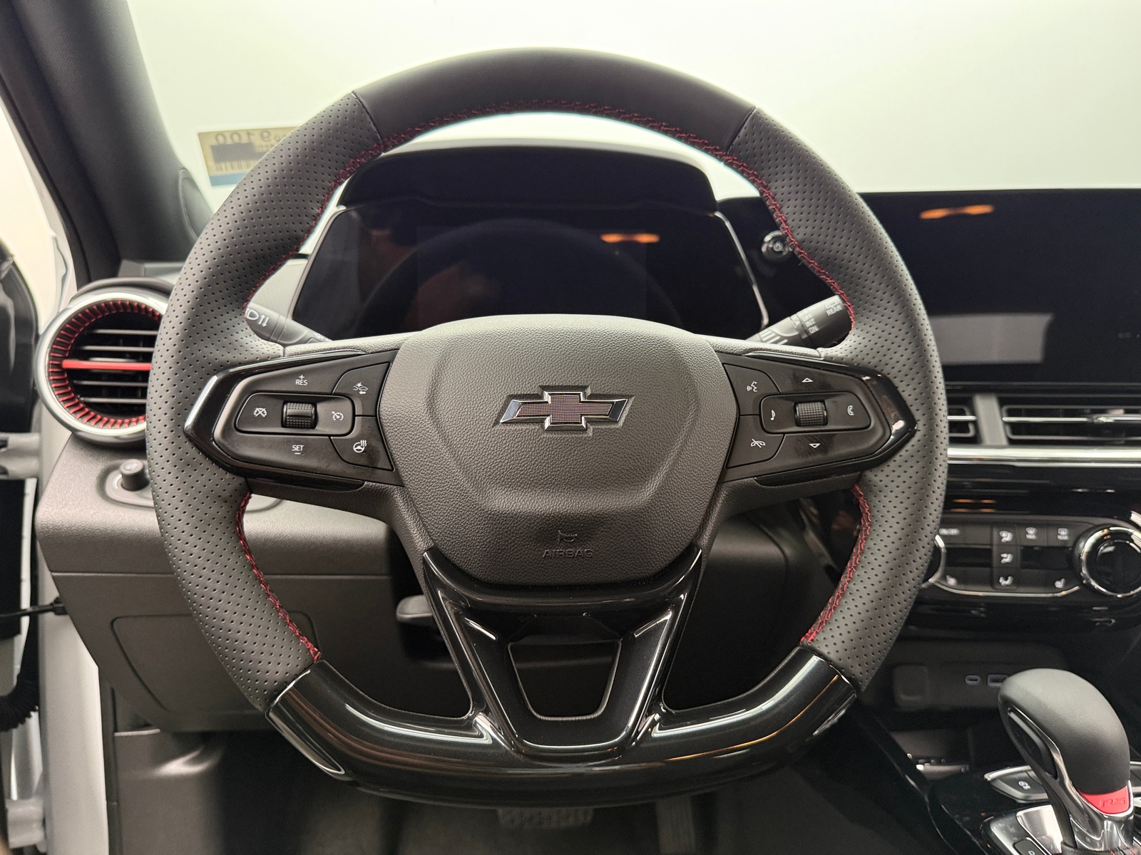 Thumbnail: 2025 Chevrolet Trax - 4