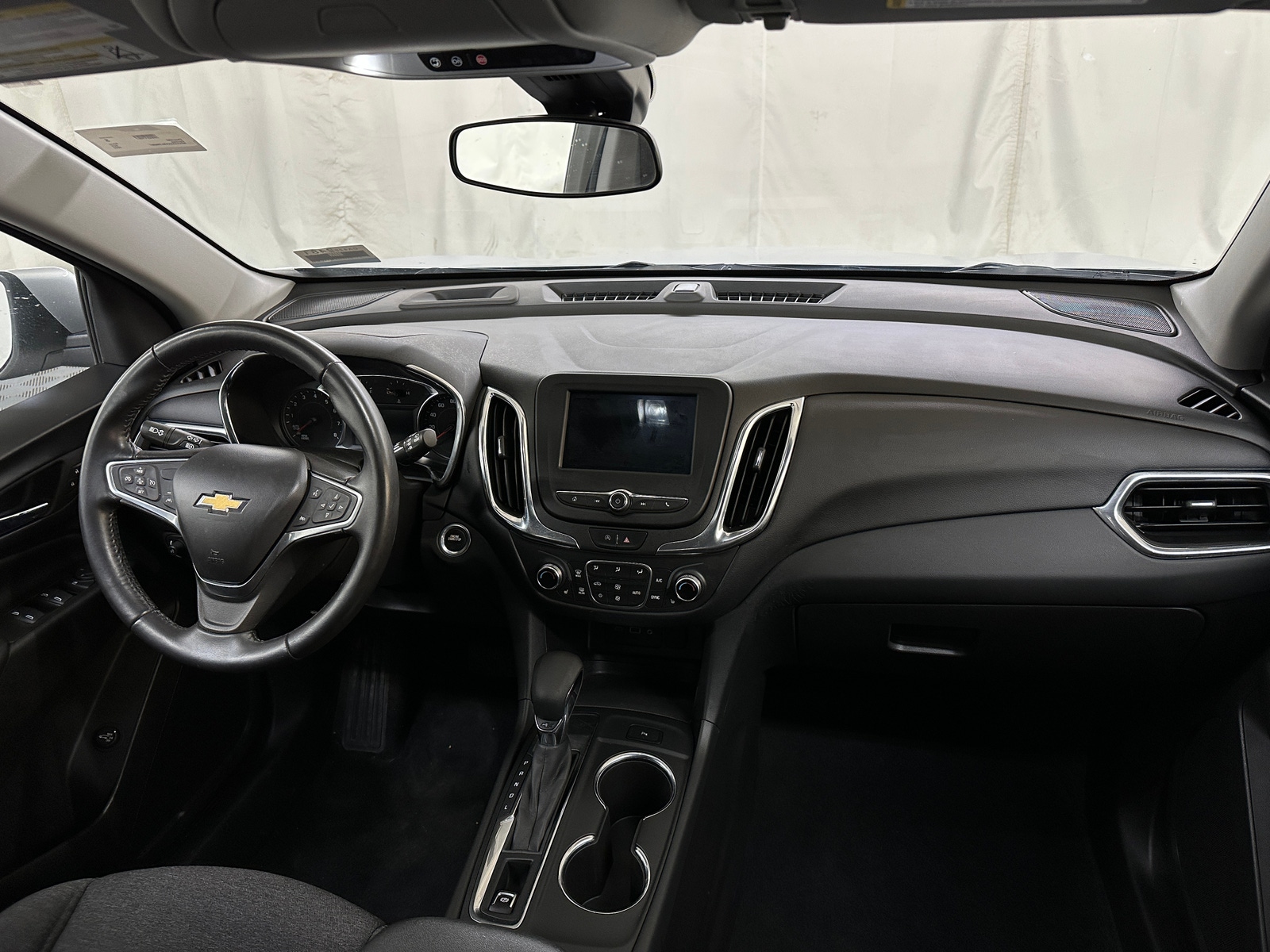 Thumbnail: 2022 Chevrolet Equinox - 3