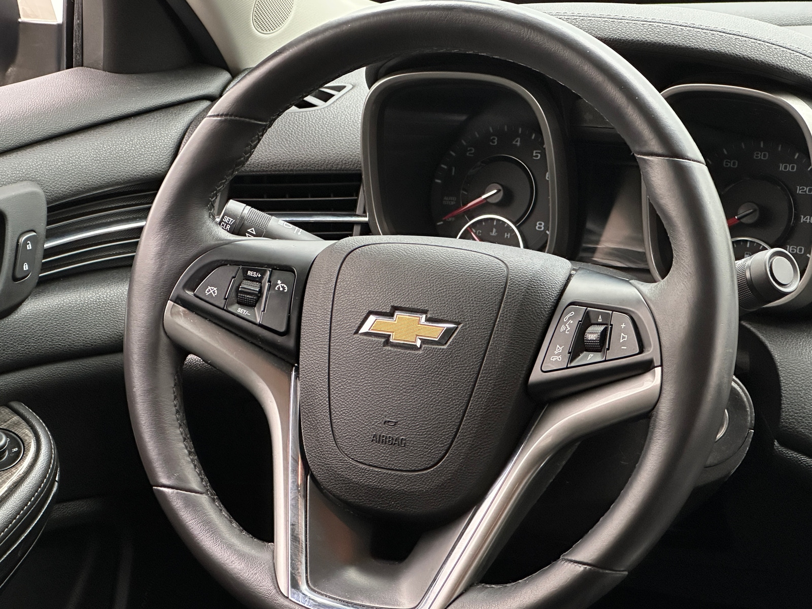 Thumbnail: 2016 Chevrolet Malibu - 4