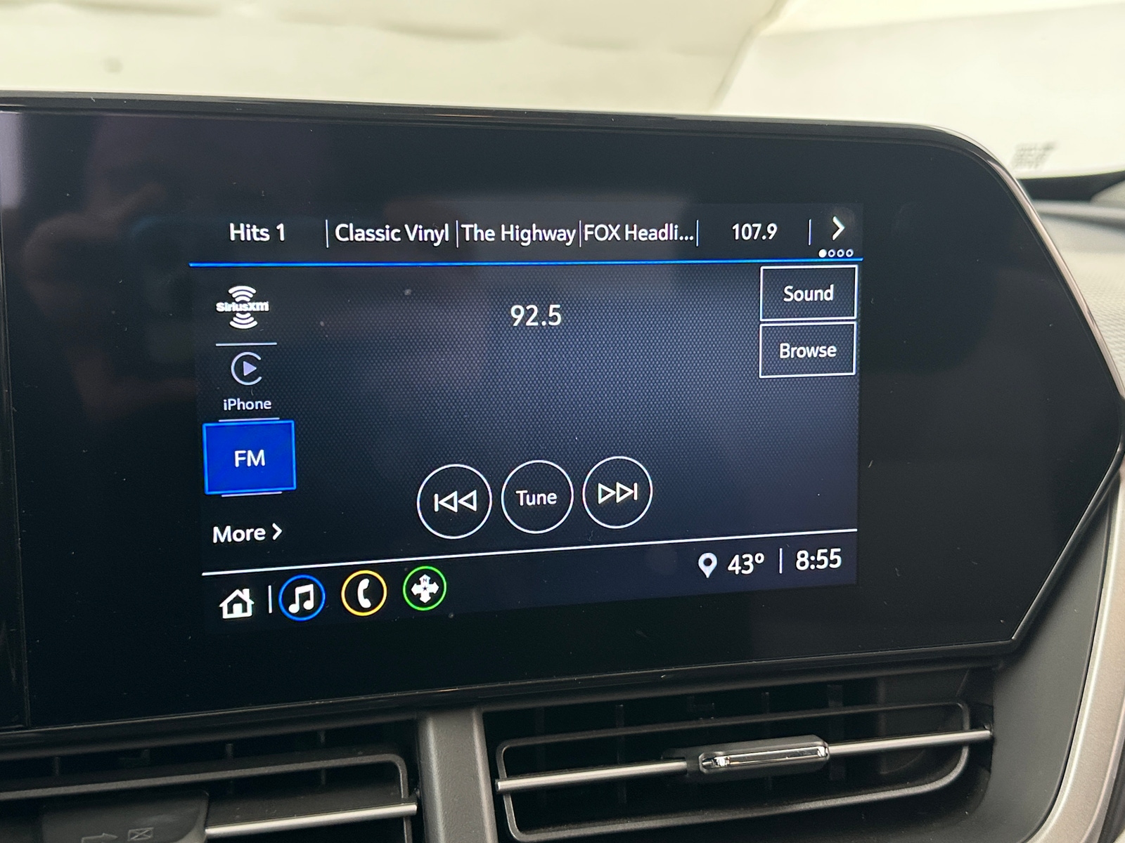 Thumbnail: 2025 Chevrolet Trax - 4