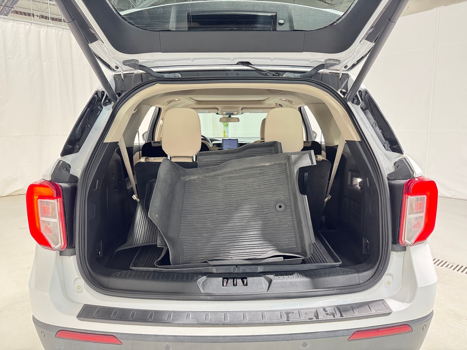 Thumbnail: 2020 Ford Explorer - 7