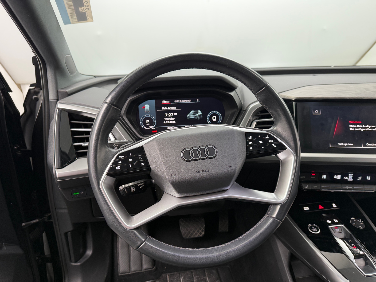 Thumbnail: 2022 Audi Q4 e-tron - 4