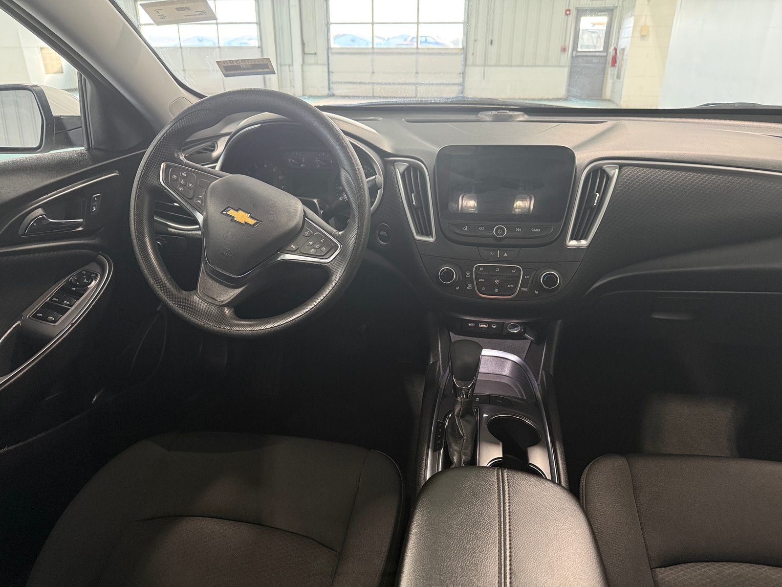 Thumbnail: 2024 Chevrolet Malibu - 3