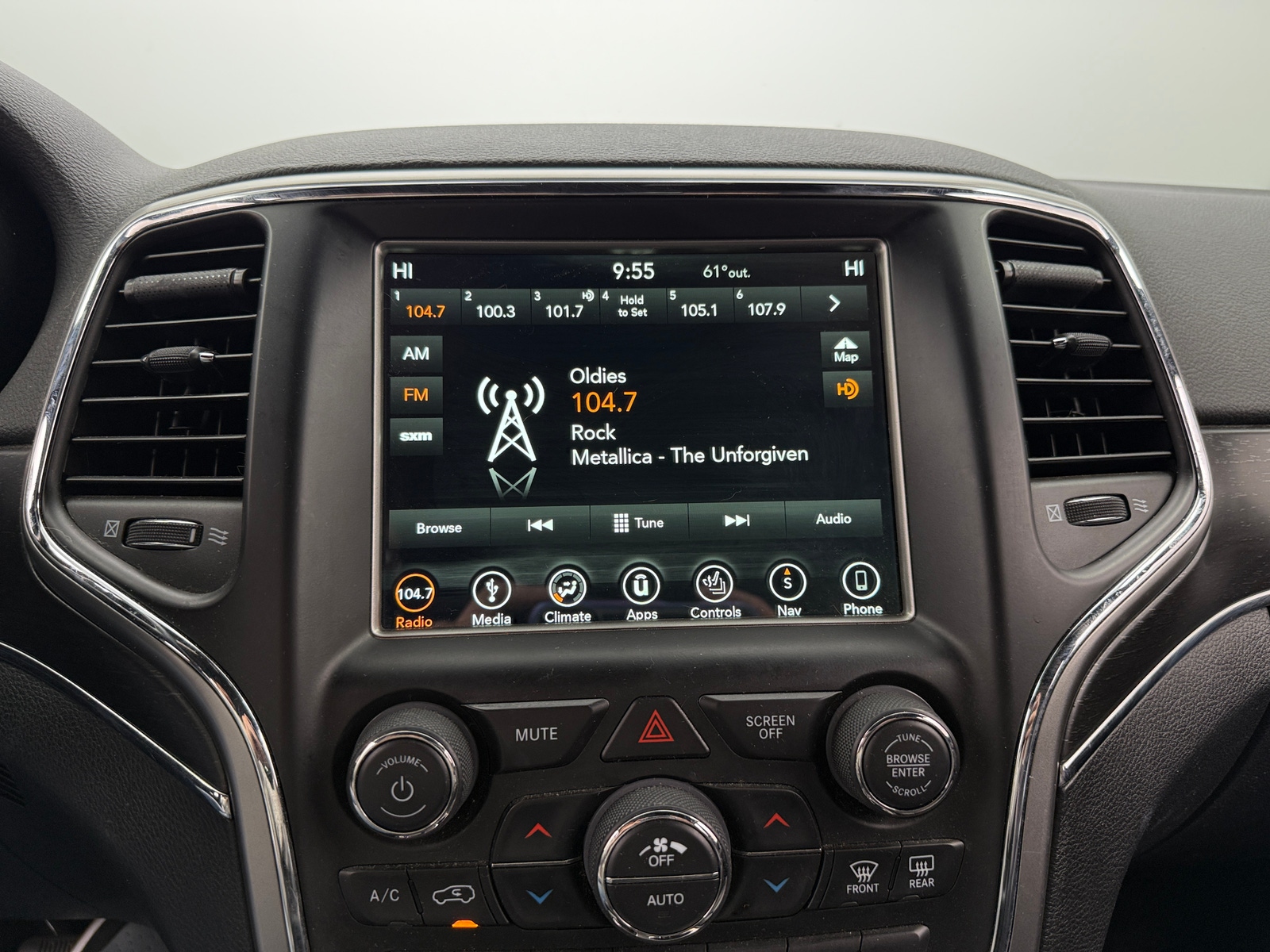 Thumbnail: 2018 Jeep Grand Cherokee - 3