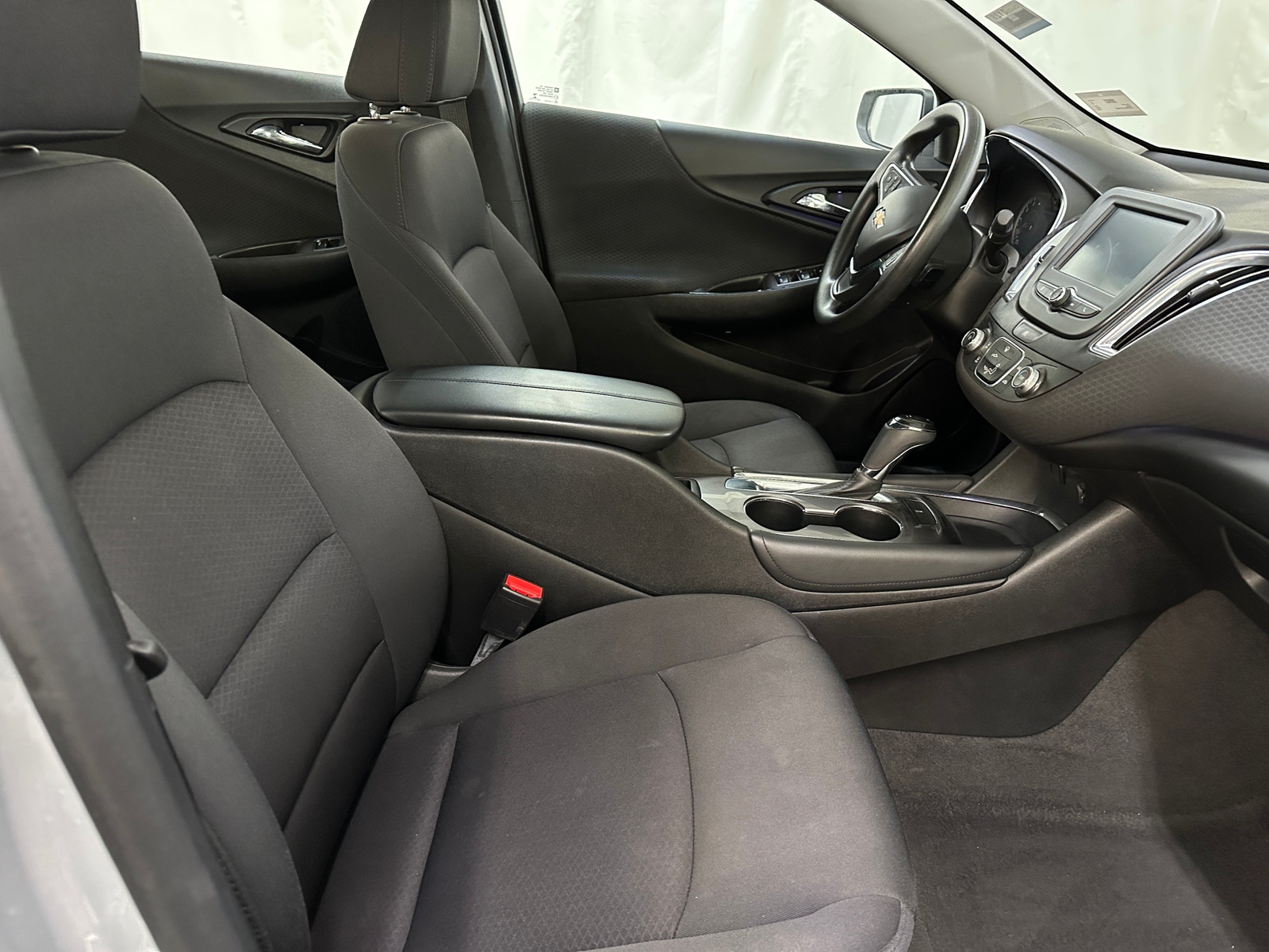 Thumbnail: 2018 Chevrolet Malibu - 2