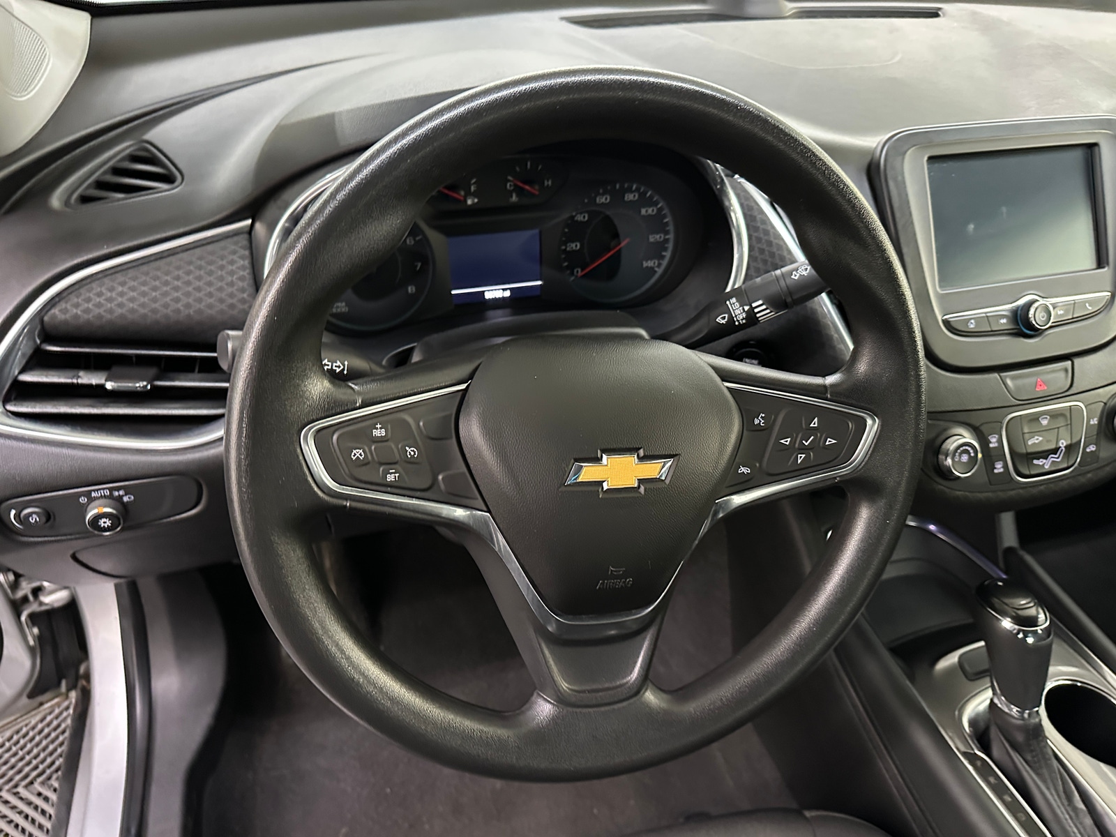 Thumbnail: 2018 Chevrolet Malibu - 5