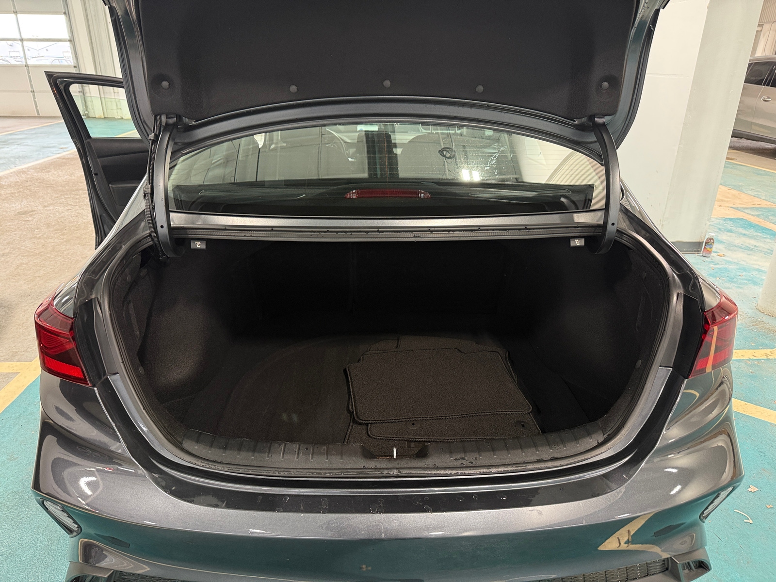 Thumbnail: 2024 Kia Forte - 7