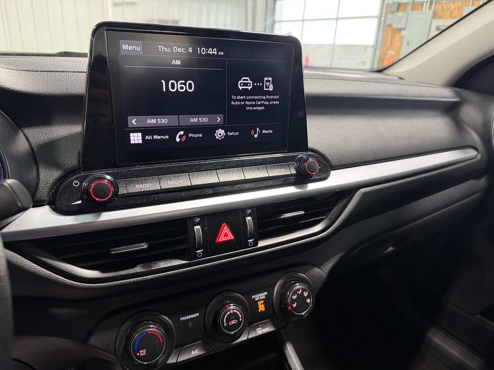 Thumbnail: 2024 Kia Forte - 4