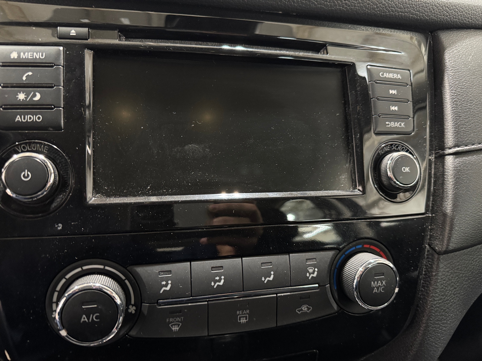 Thumbnail: 2019 Nissan Rogue - 4