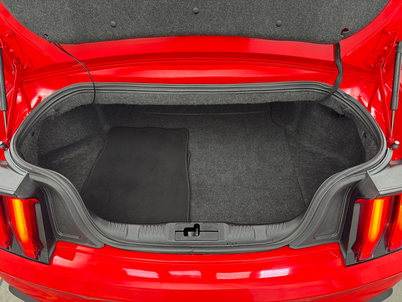 Thumbnail: 2022 Ford Mustang - 7