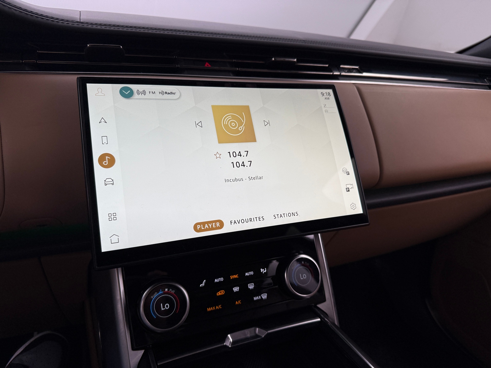 Thumbnail: 2023 Land Rover Range Rover - 3