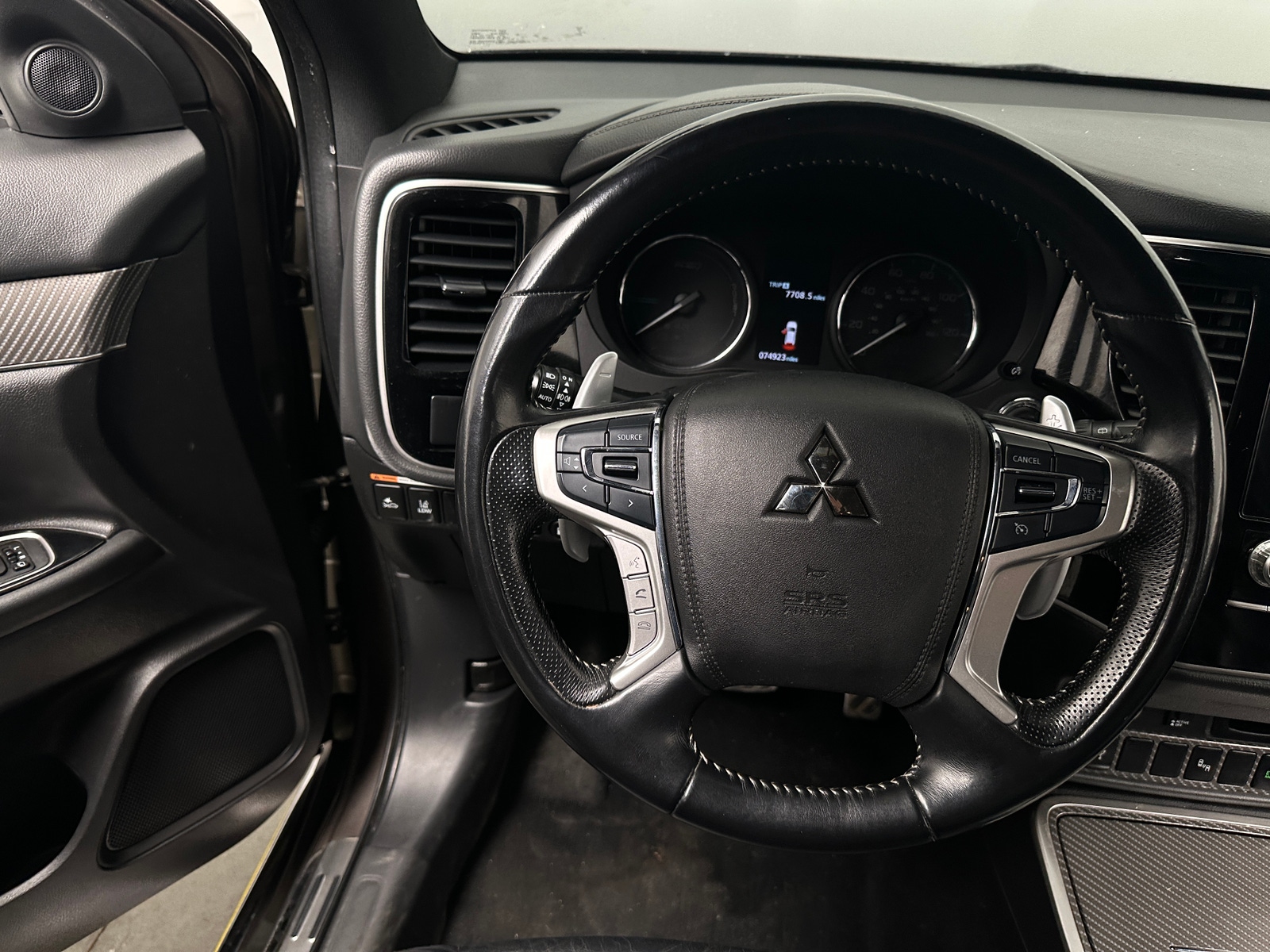 Thumbnail: 2020 Mitsubishi Outlander - 4