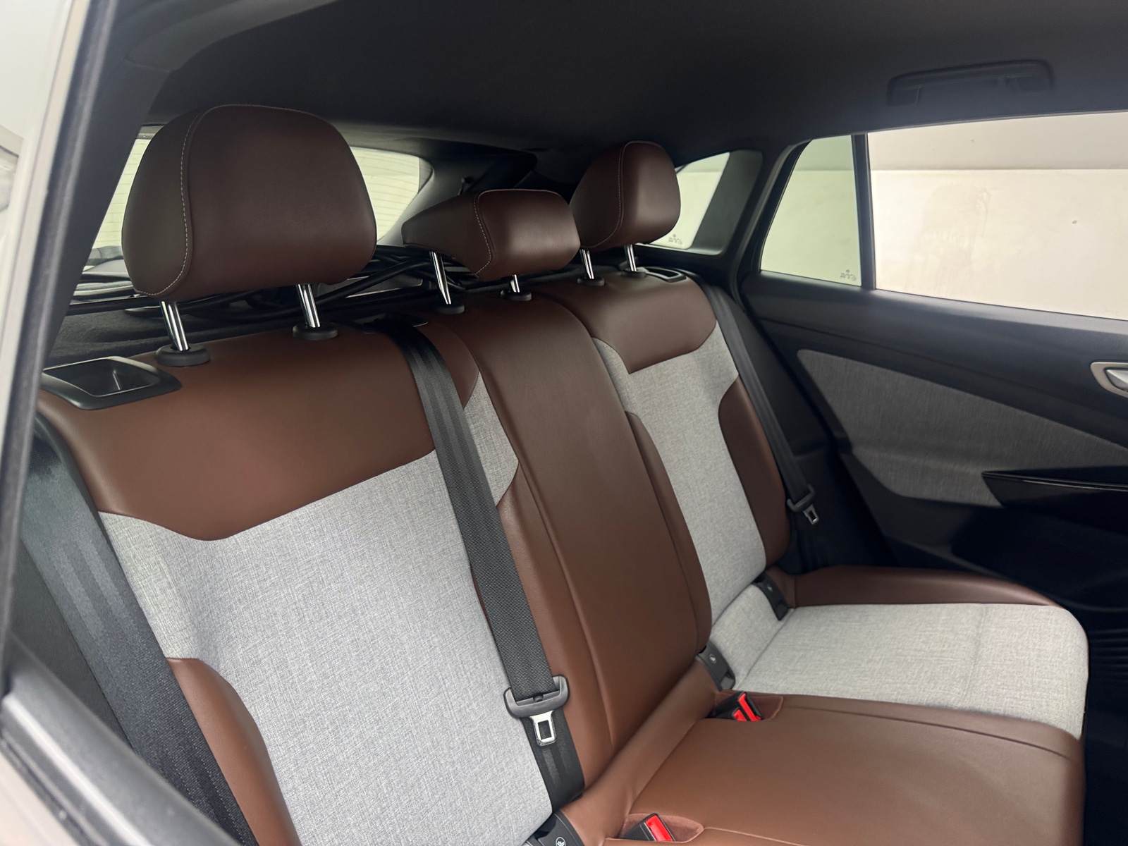 Thumbnail: 2023 Volkswagen ID.4 - 6