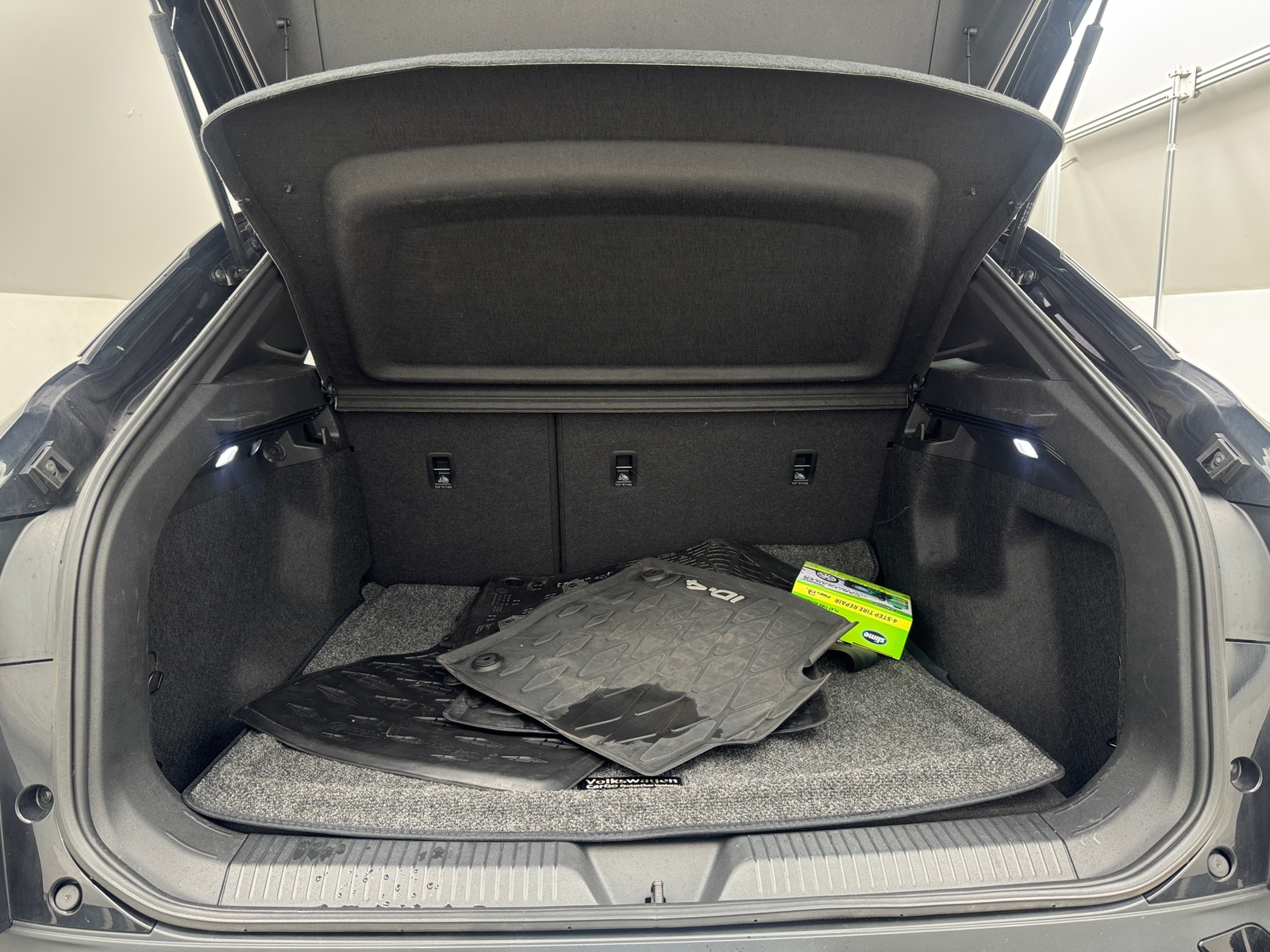 Thumbnail: 2023 Volkswagen ID.4 - 7