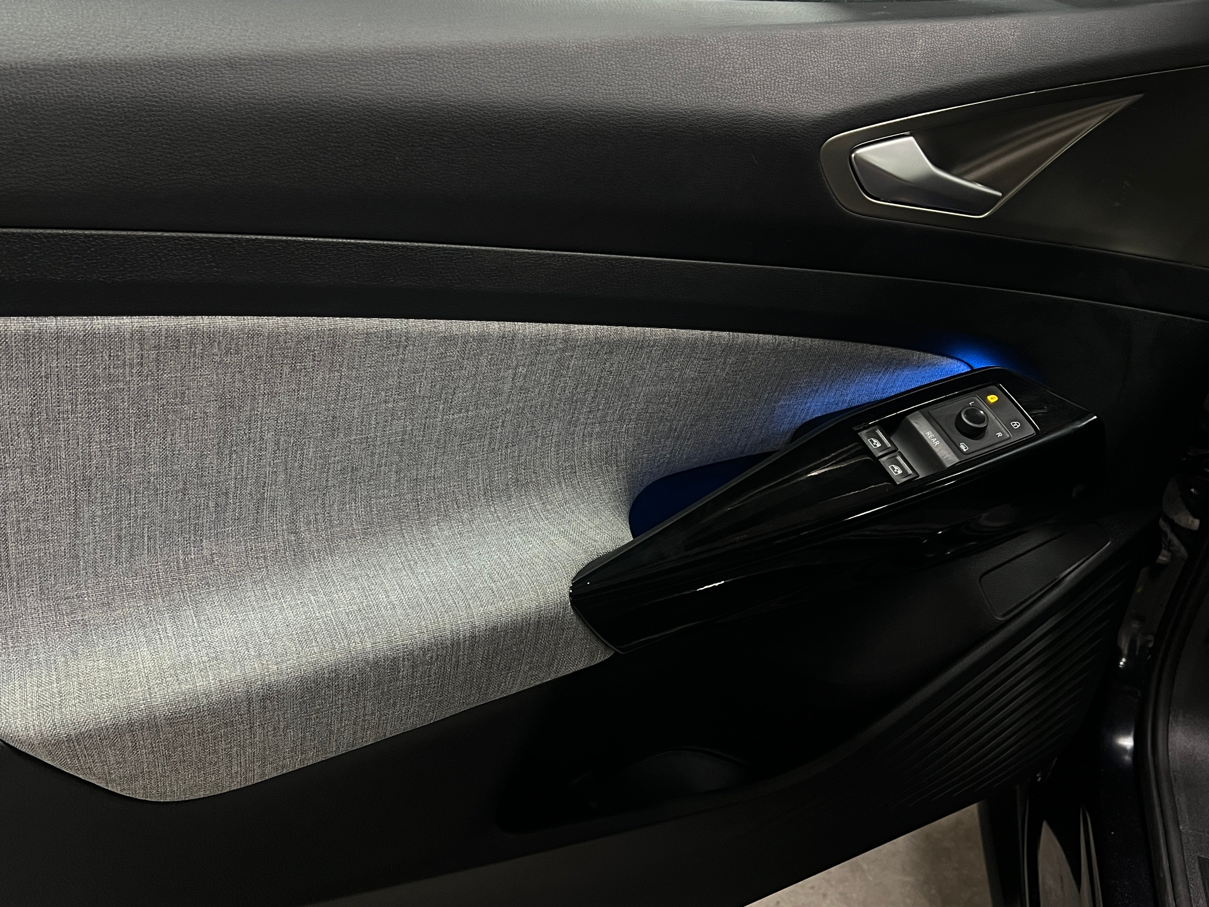 Used 2023 Volkswagen ID.4 PRO with VIN 1V2CMPE82PC038166 for sale in Oak Creek, WI