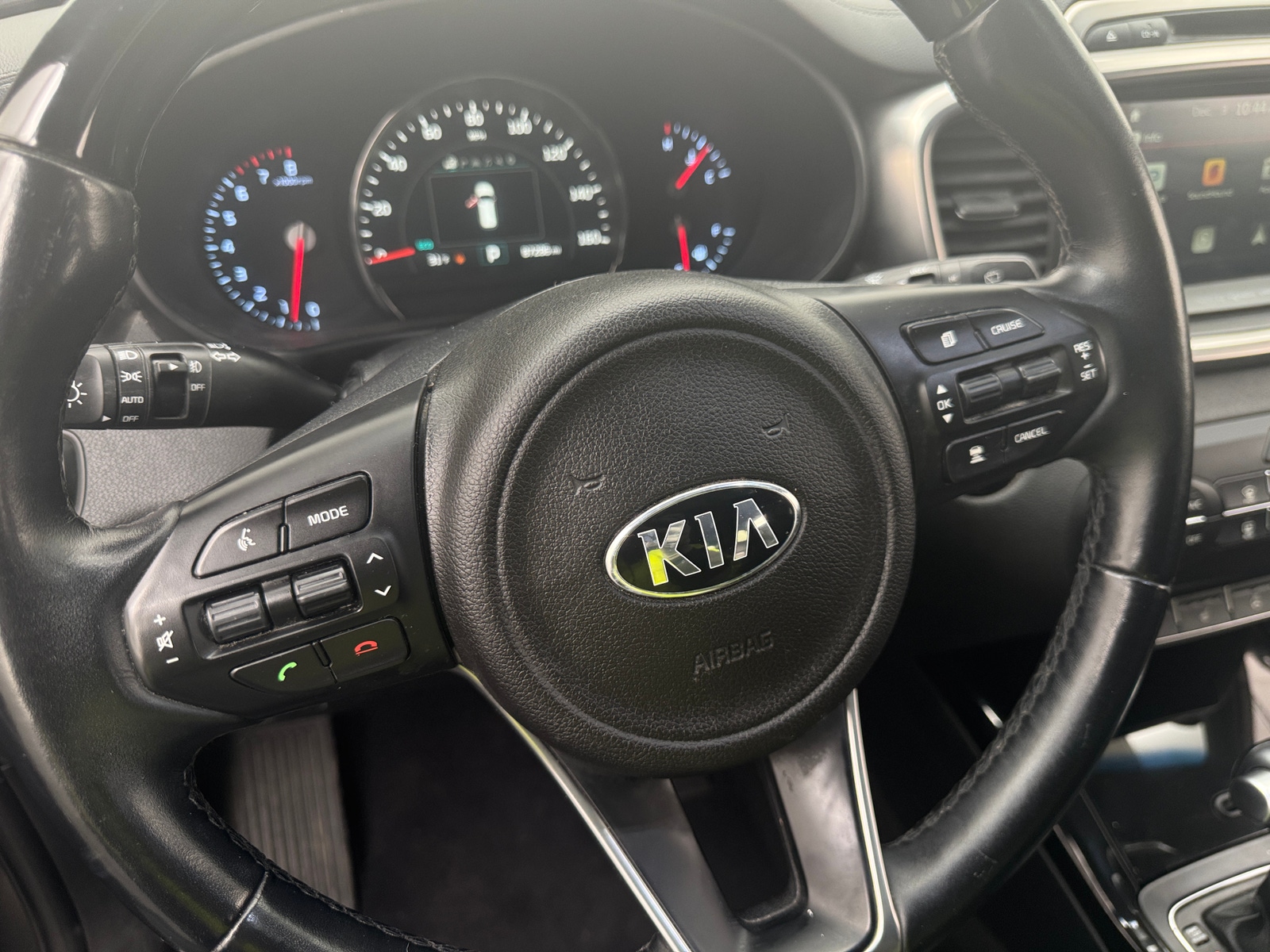 Thumbnail: 2017 Kia Sorento - 4