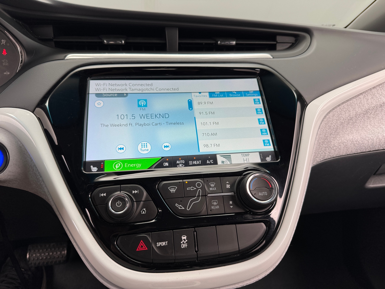 Thumbnail: 2020 Chevrolet Bolt EV - 3