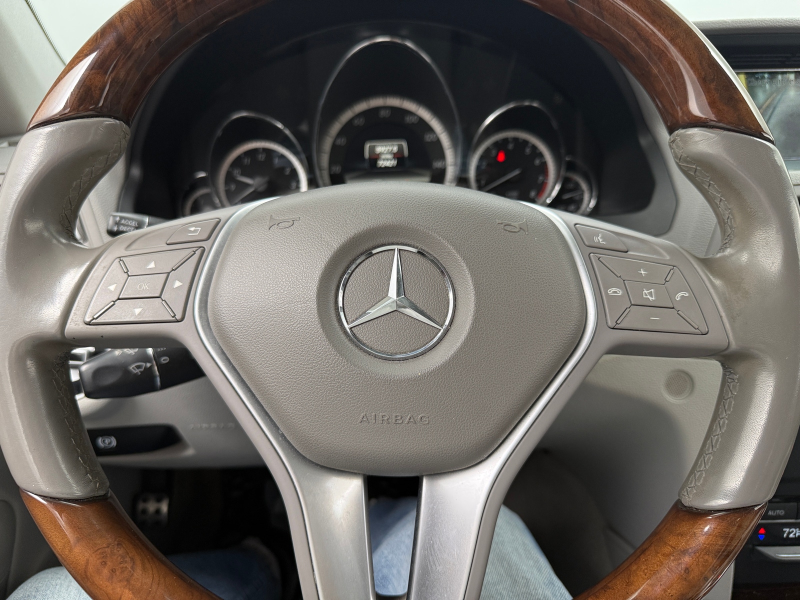 Thumbnail: 2013 Mercedes-Benz E-Class - 3