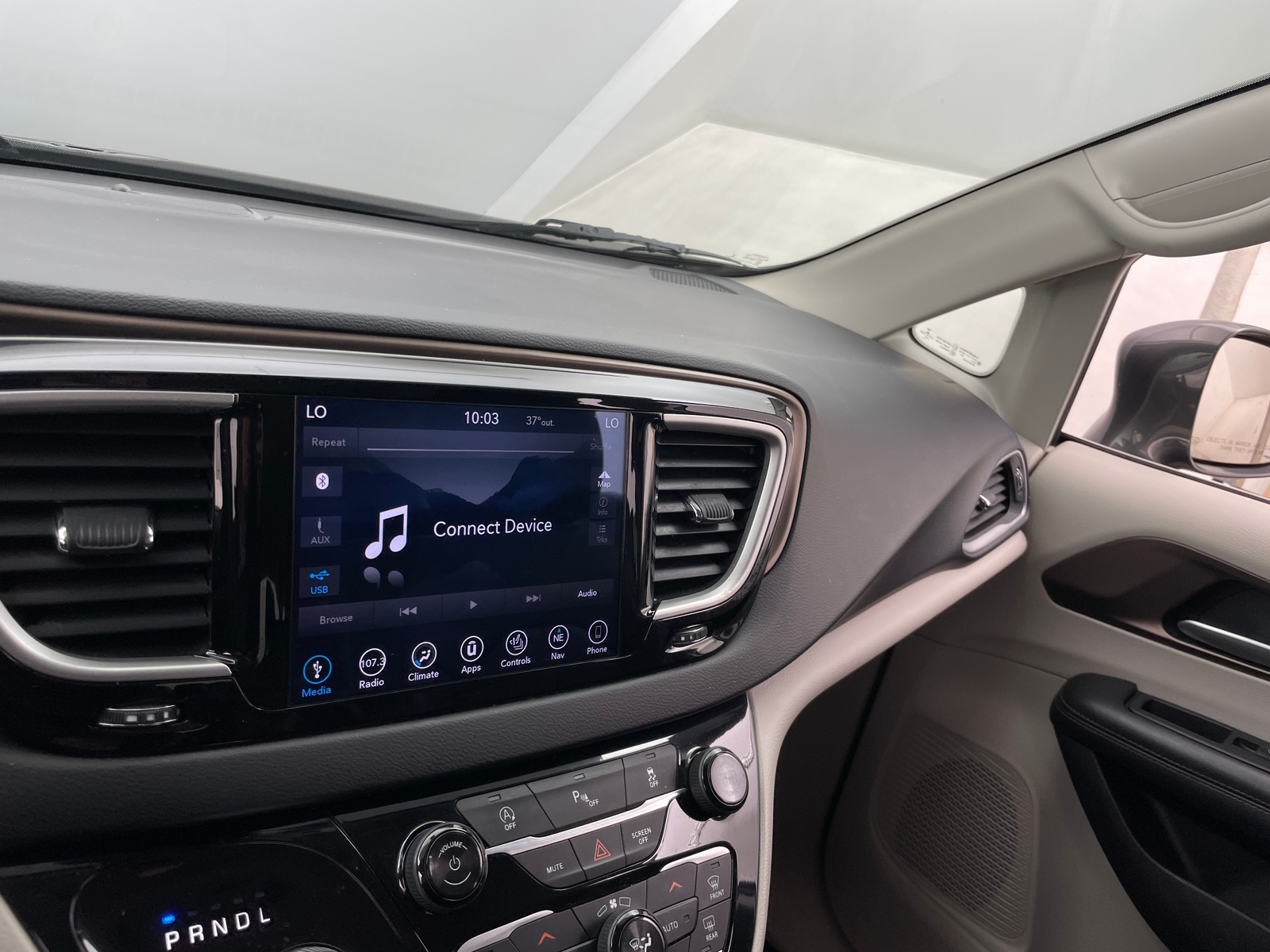 Thumbnail: 2019 Chrysler Pacifica - 3