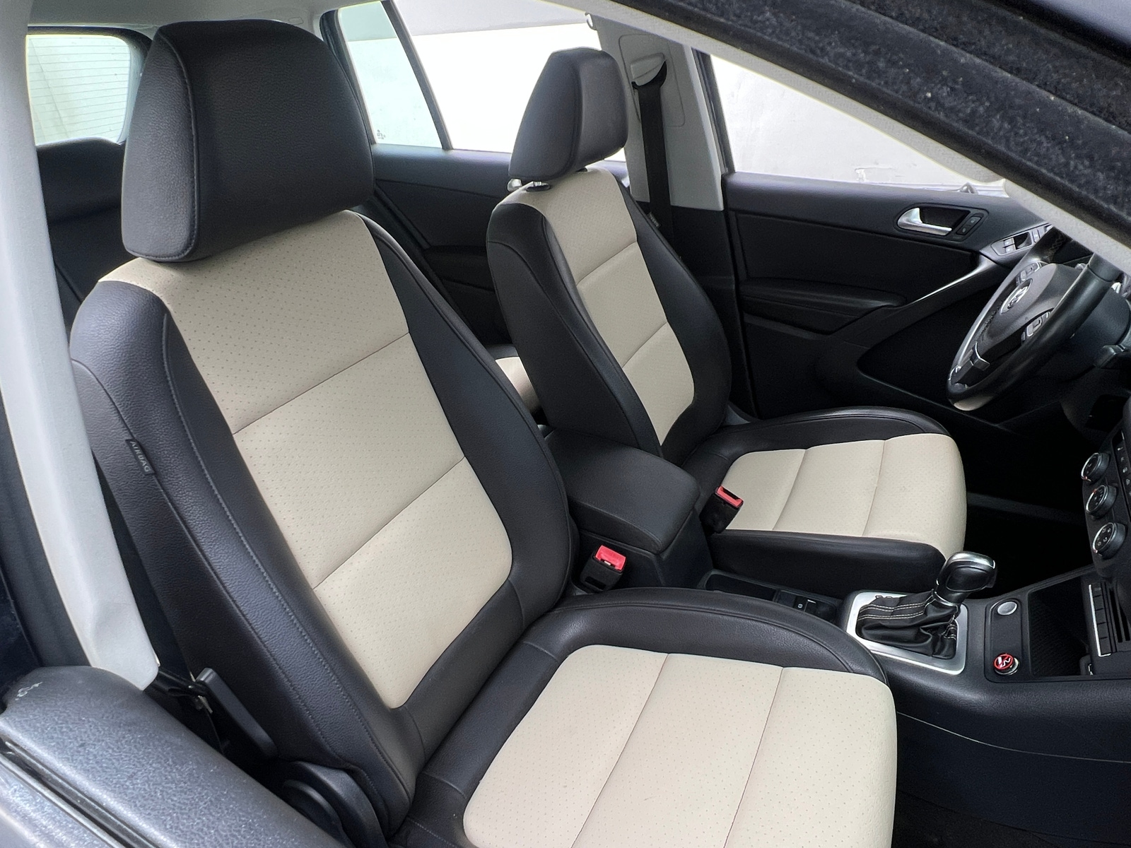 Thumbnail: 2016 Volkswagen Tiguan - 2