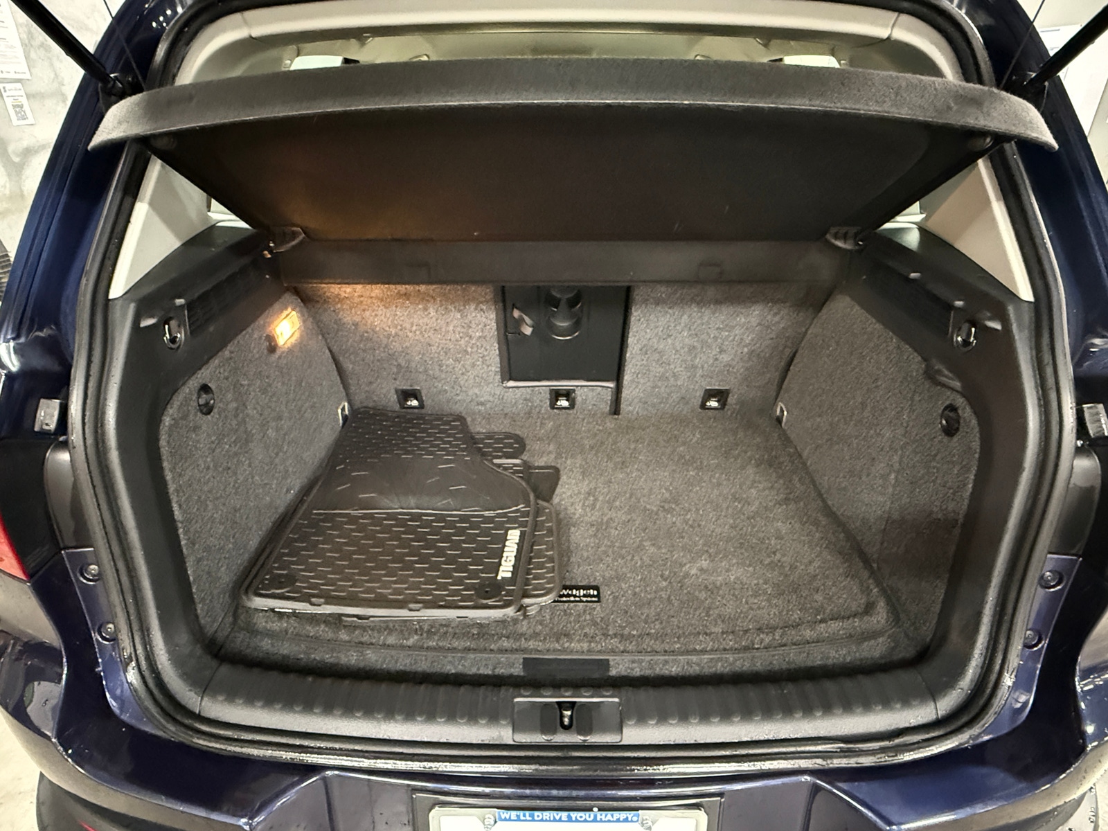 Thumbnail: 2016 Volkswagen Tiguan - 7