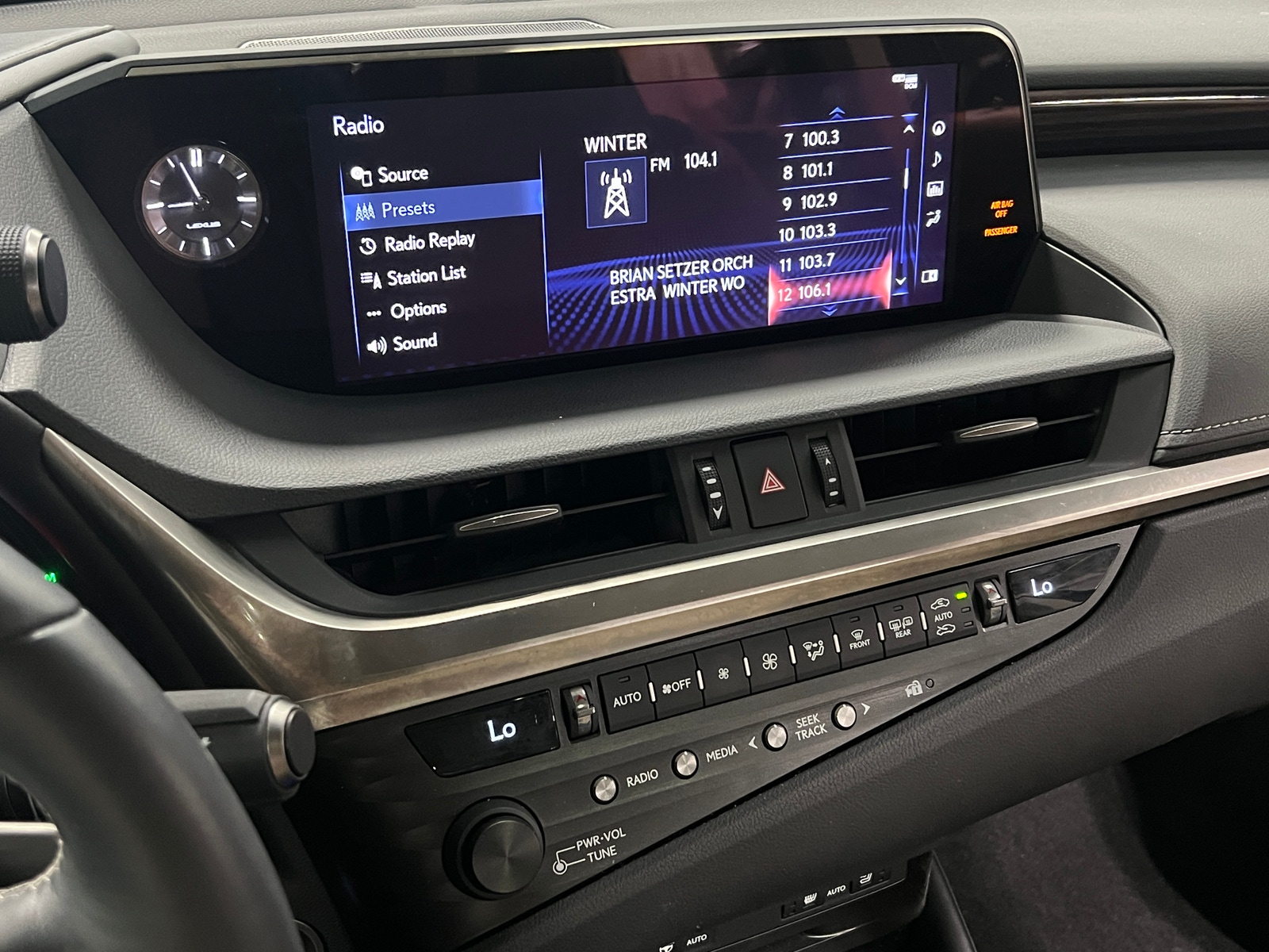 Thumbnail: 2020 Lexus ES - 3