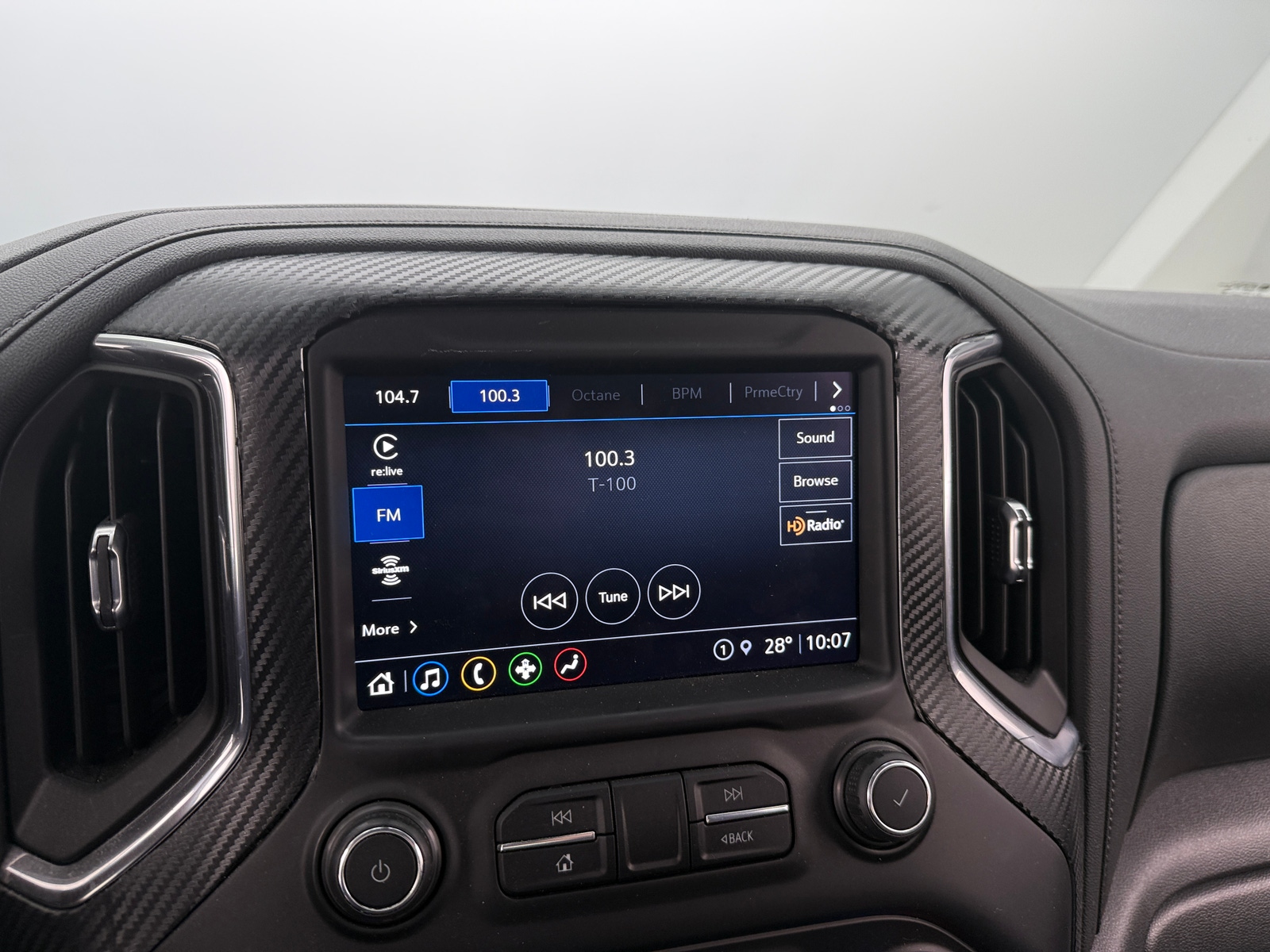 Thumbnail: 2021 Chevrolet Silverado 1500 - 4