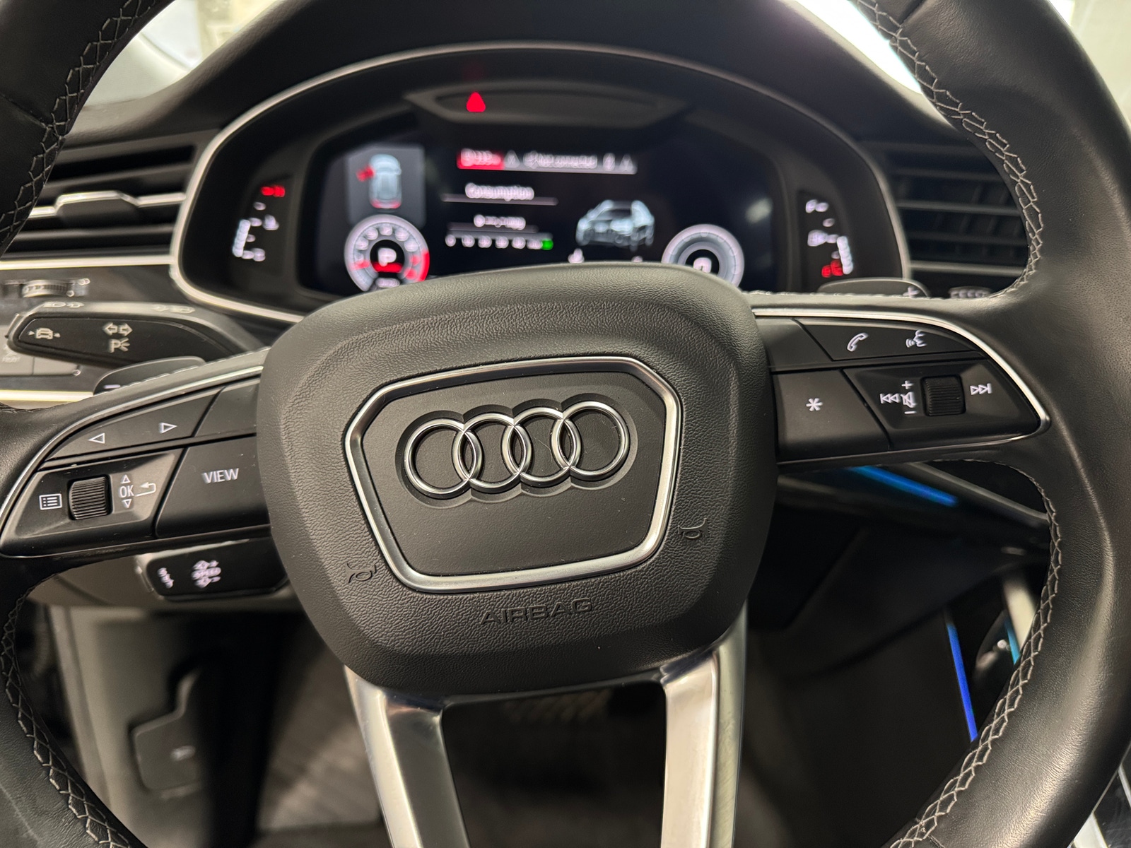 Thumbnail: 2021 Audi Q8 - 4