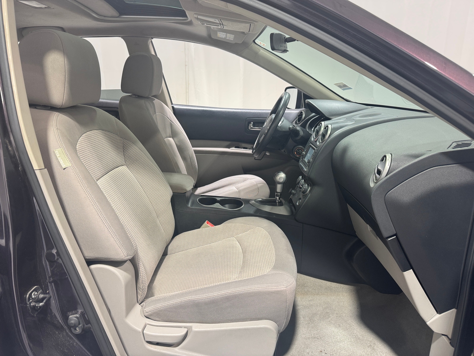 Thumbnail: 2011 Nissan Rogue - 2