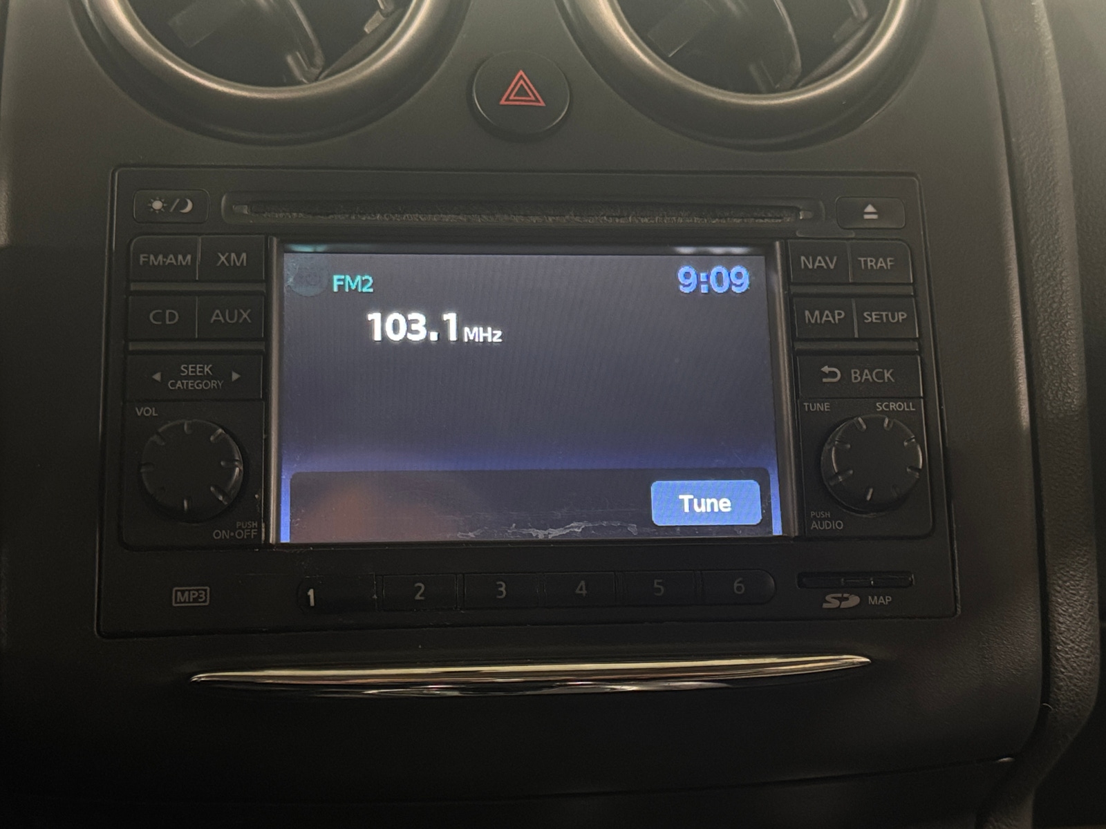 Thumbnail: 2011 Nissan Rogue - 4