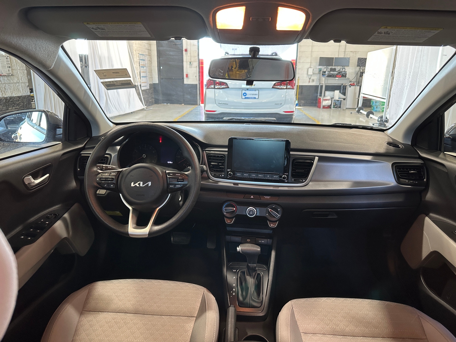 Thumbnail: 2023 Kia Rio - 3